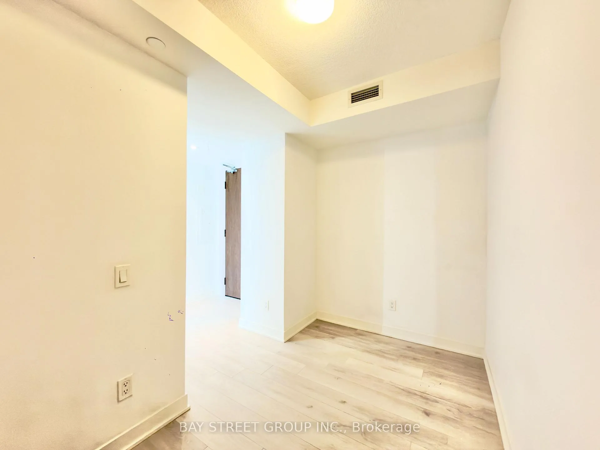 Photo 9 of Unit 2007, 80 Queens Wharf Road, Toronto, Waterfront Communities — HOMEH