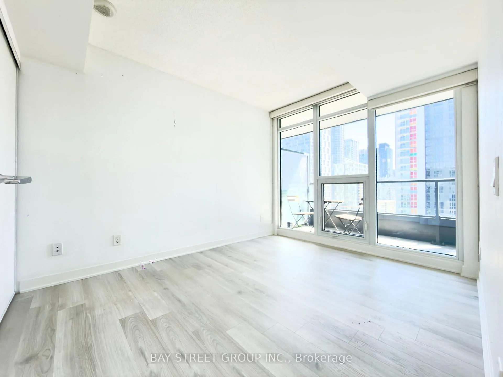 Photo 18 of Unit 2007, 80 Queens Wharf Road, Toronto, Waterfront Communities — HOMEH