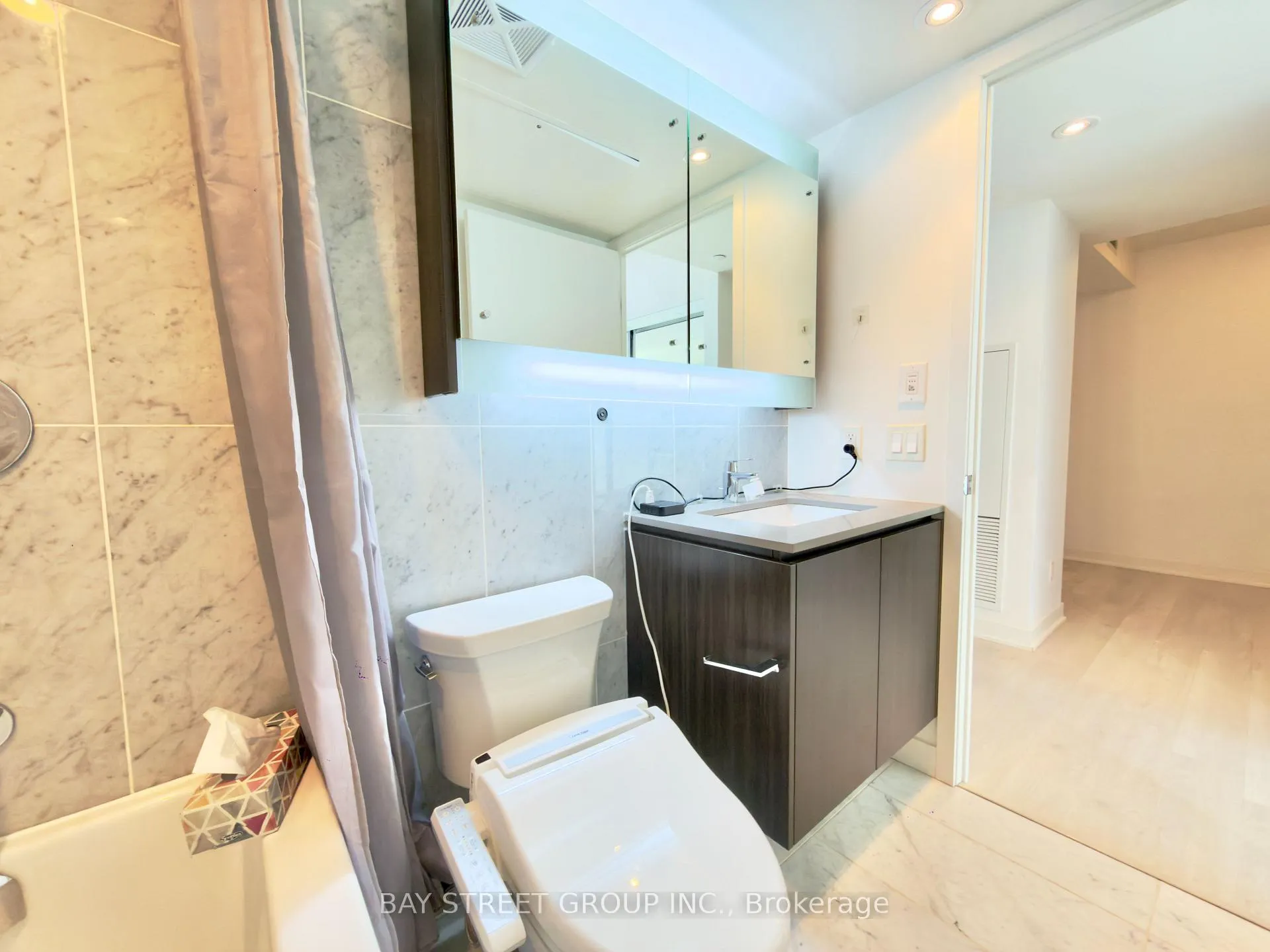 Photo 22 of Unit 2007, 80 Queens Wharf Road, Toronto, Waterfront Communities — HOMEH