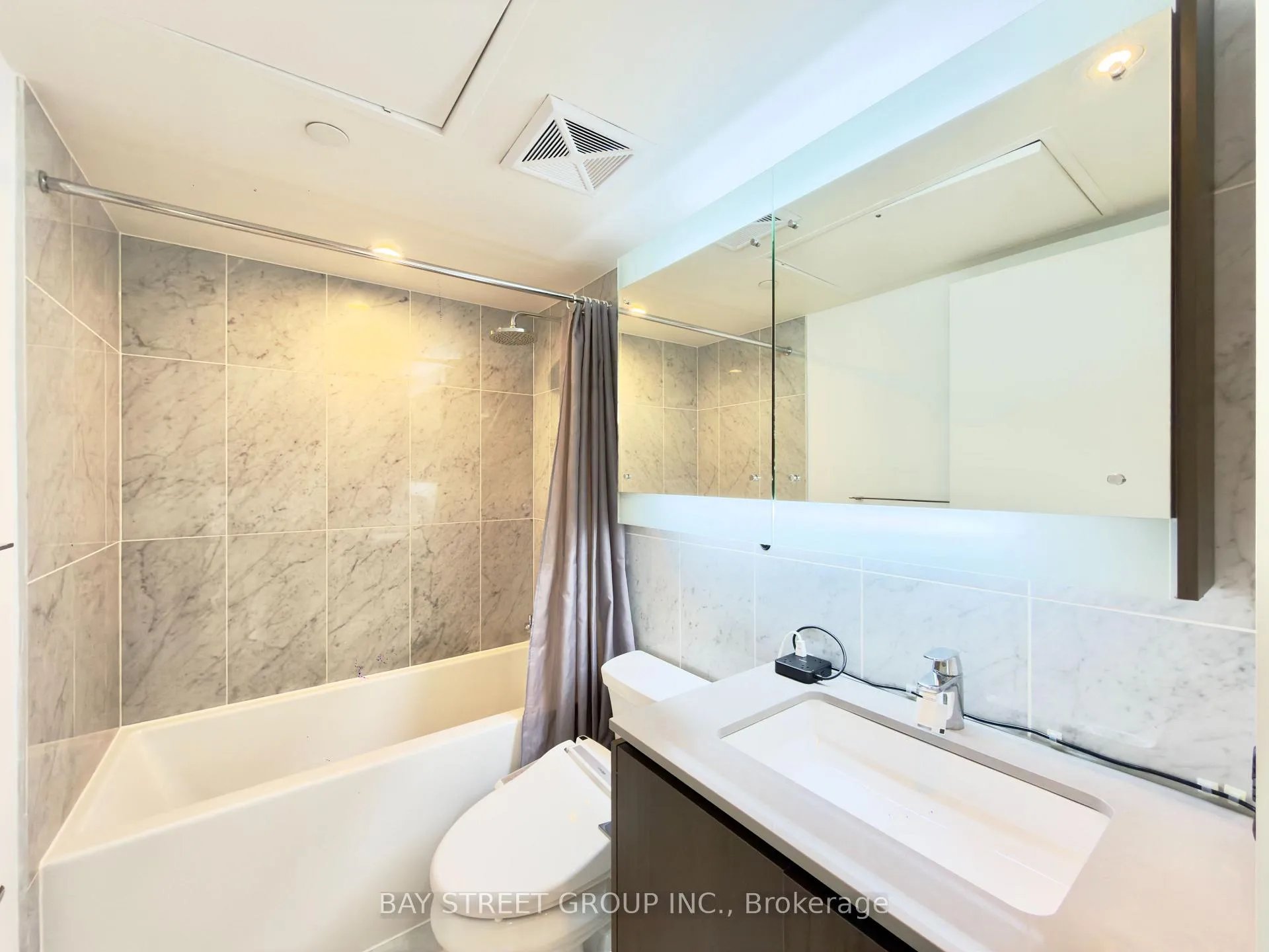 Photo 23 of Unit 2007, 80 Queens Wharf Road, Toronto, Waterfront Communities — HOMEH