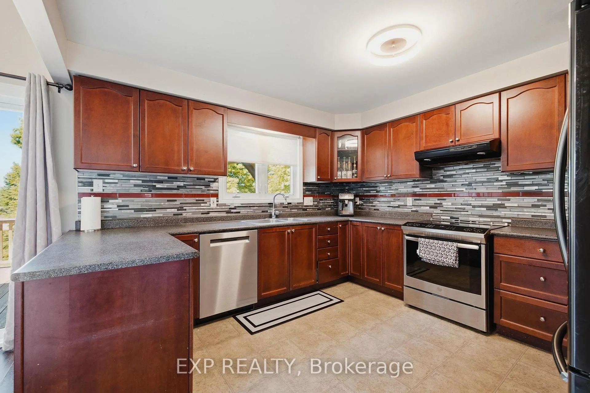Photo 6 of 91 Andrews Drive, Mapleton, Rural Mapleton — HOMEH