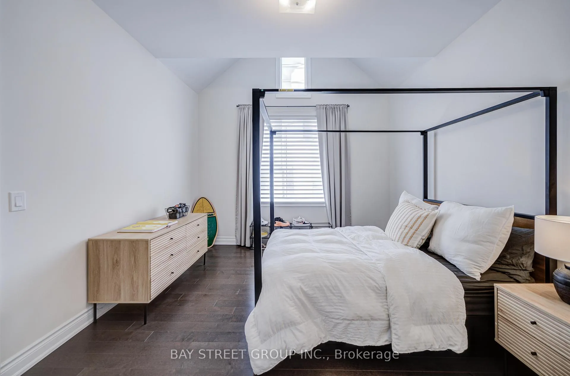 Photo 35 of 66 Nave Street, Vaughan, Kleinburg — HOMEH