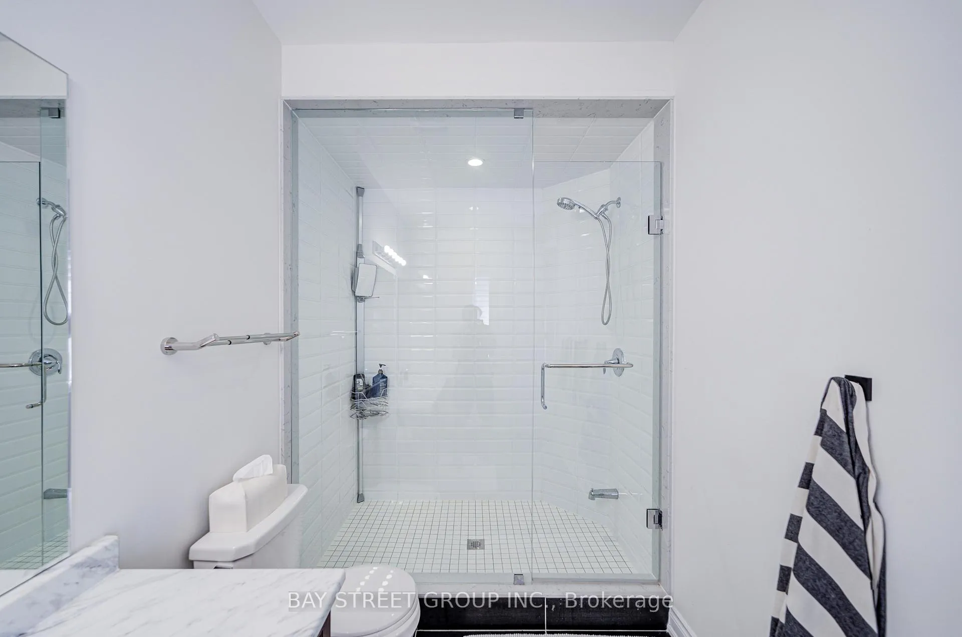 Photo 40 of 66 Nave Street, Vaughan, Kleinburg — HOMEH