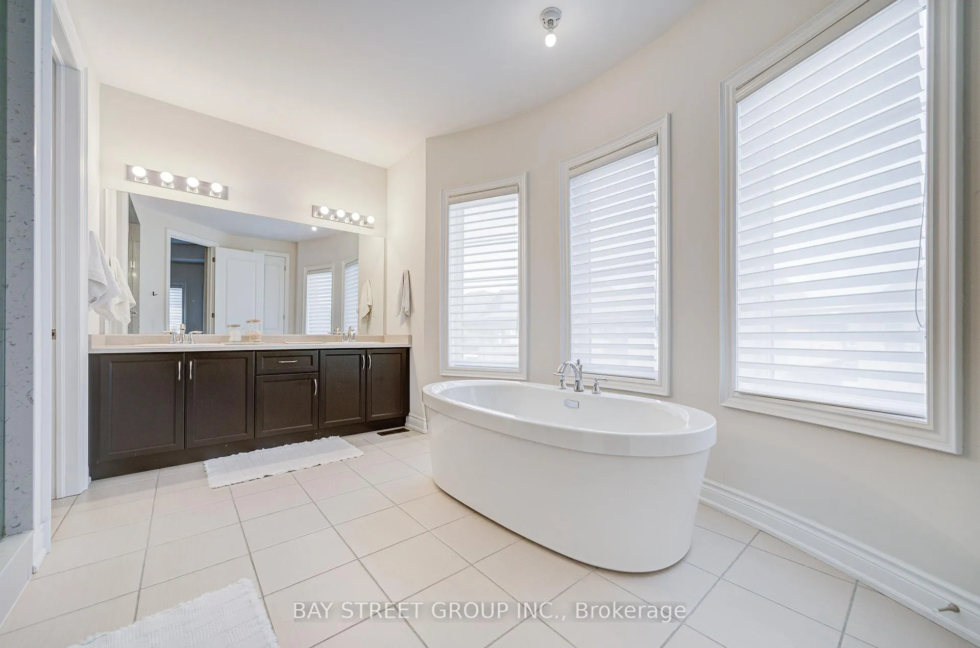 Photo 47 of 66 Nave Street, Vaughan, Kleinburg — HOMEH