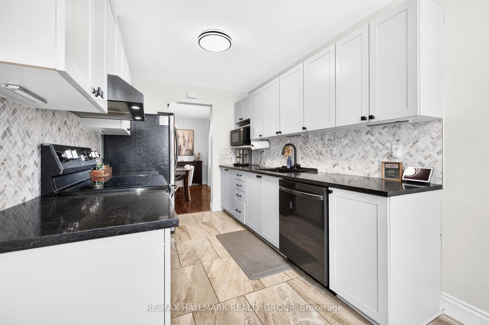 Photo 10 of 151 Branthaven Street, Ottawa, Avalon East — HOMEH