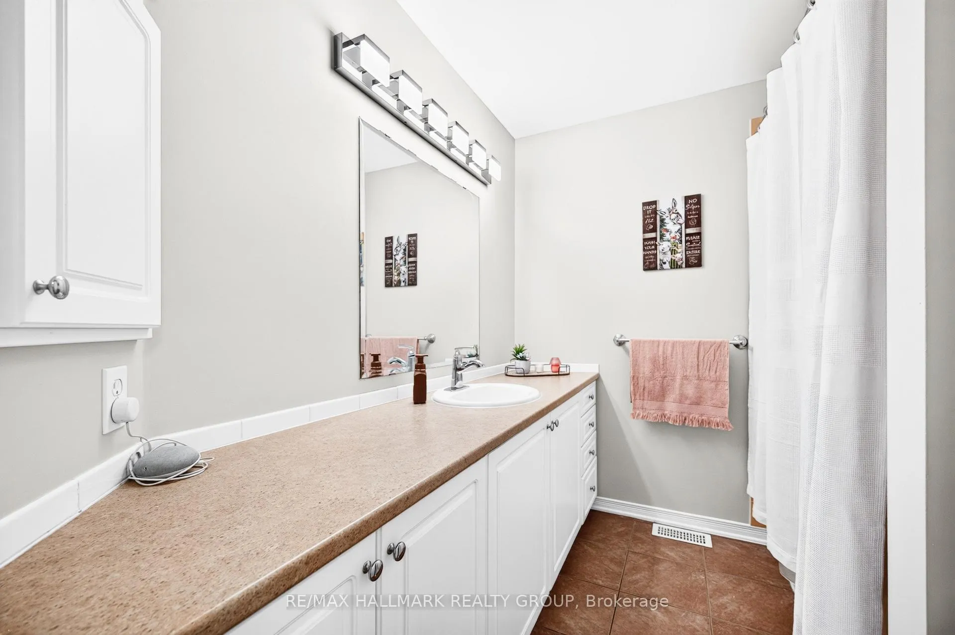 Photo 20 of 151 Branthaven Street, Ottawa, Avalon East — HOMEH