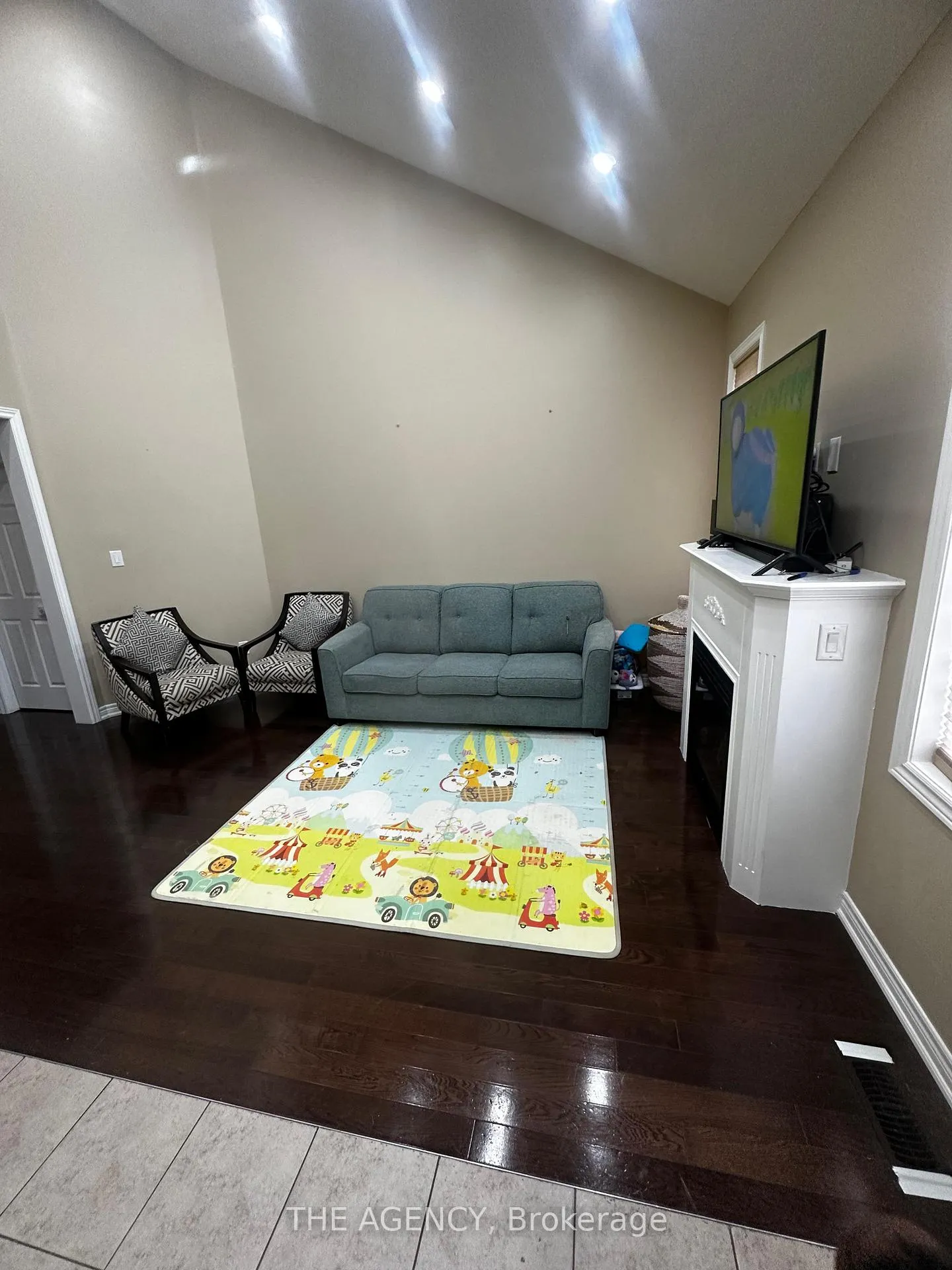 Photo 7 of Unit Upper, 326 Chandler Crescent, Peterborough, Monaghan Ward 2 — HOMEH