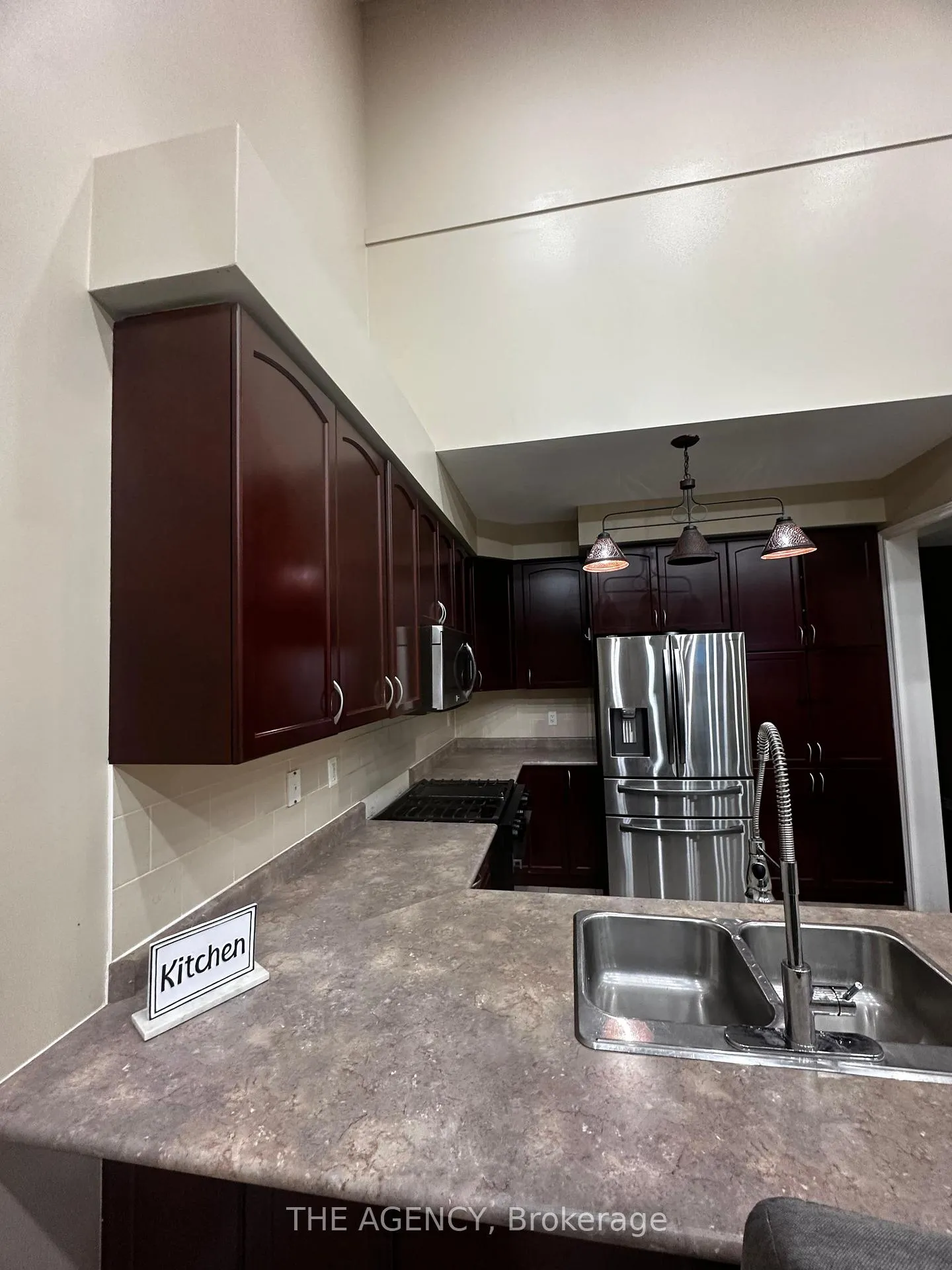 Photo 11 of Unit Upper, 326 Chandler Crescent, Peterborough, Monaghan Ward 2 — HOMEH