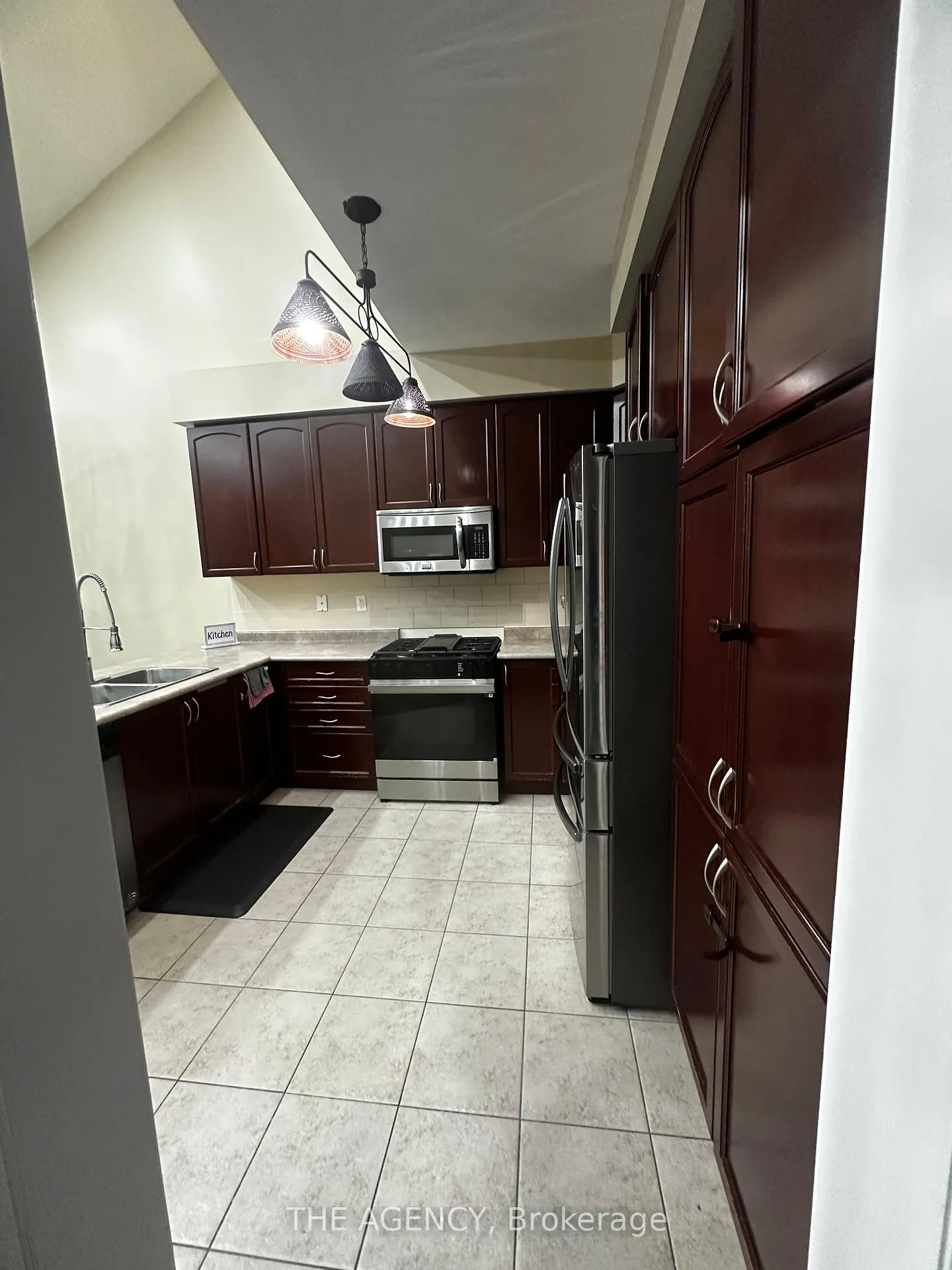 Photo 13 of Unit Upper, 326 Chandler Crescent, Peterborough, Monaghan Ward 2 — HOMEH