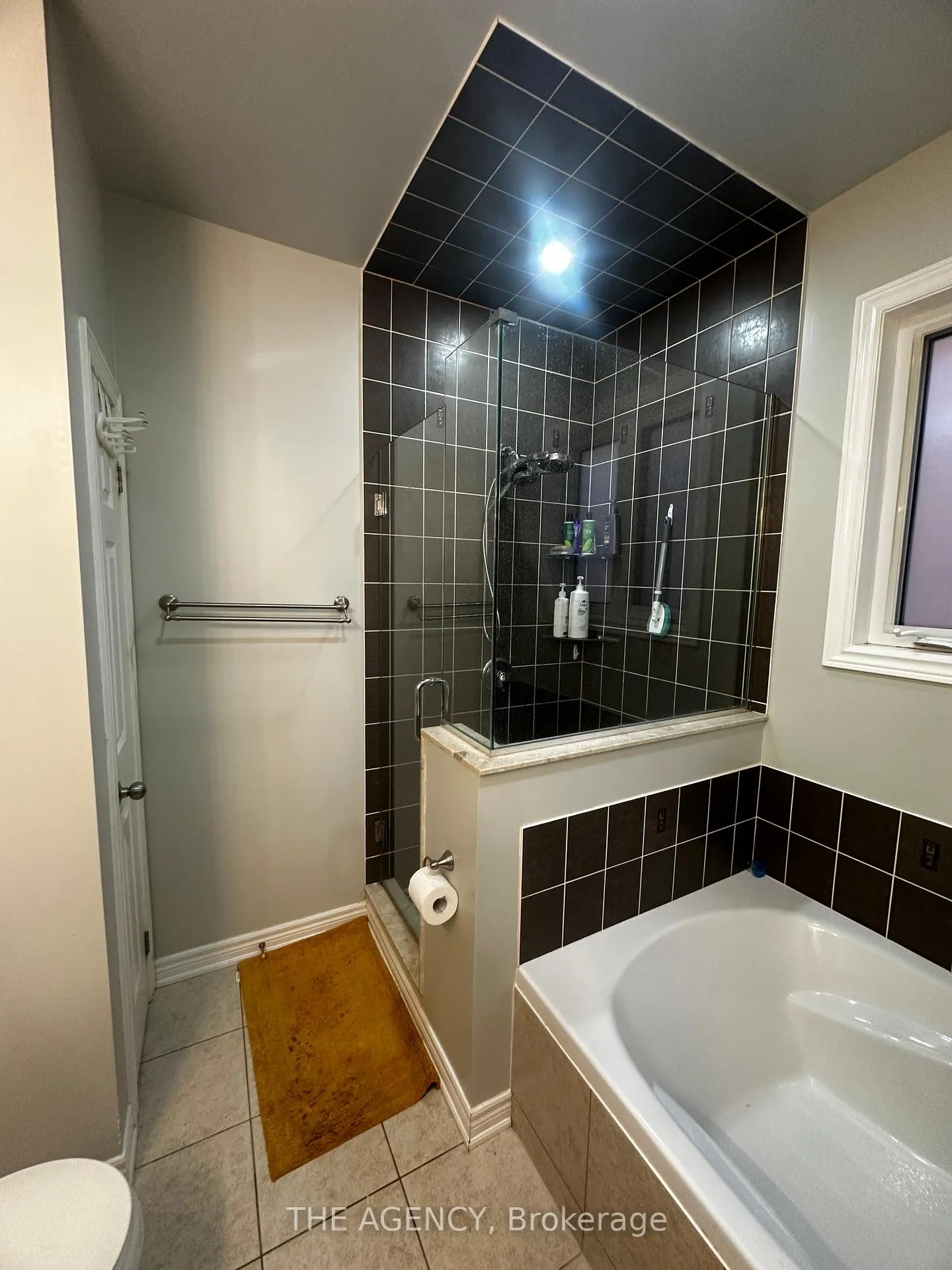 Photo 18 of Unit Upper, 326 Chandler Crescent, Peterborough, Monaghan Ward 2 — HOMEH