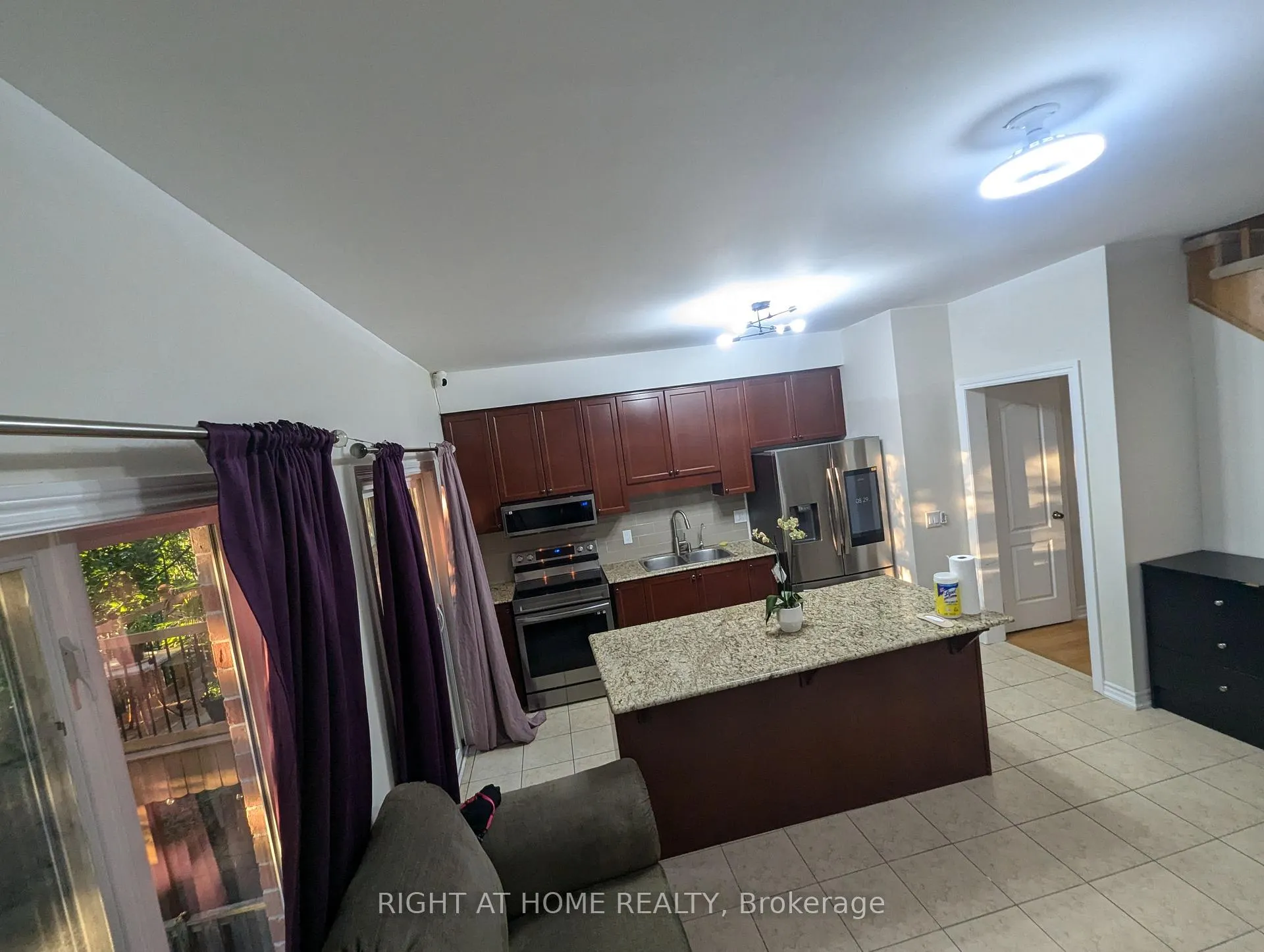 Photo 4 of Unit 55, 3038 Haines Road, Mississauga, Applewood — HOMEH