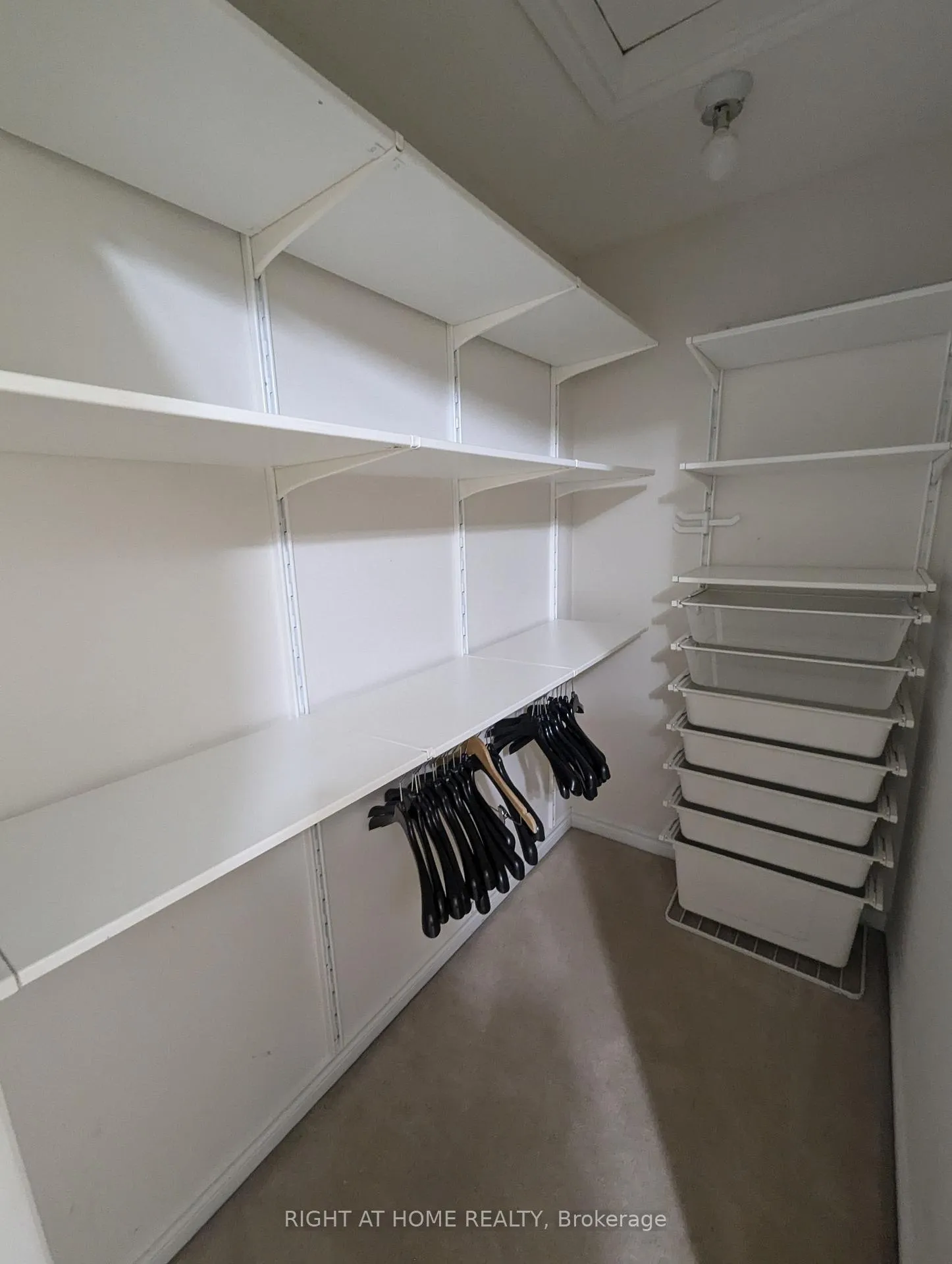 Photo 6 of Unit 55, 3038 Haines Road, Mississauga, Applewood — HOMEH