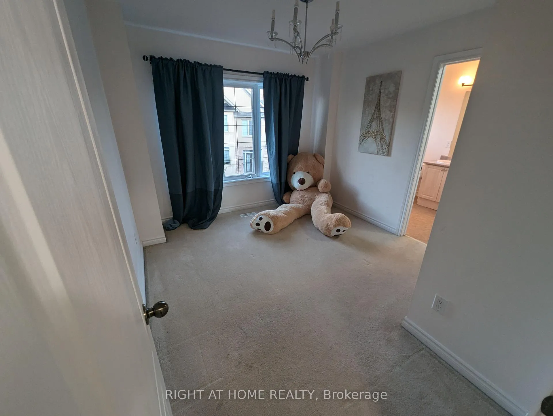 Photo 8 of Unit 55, 3038 Haines Road, Mississauga, Applewood — HOMEH