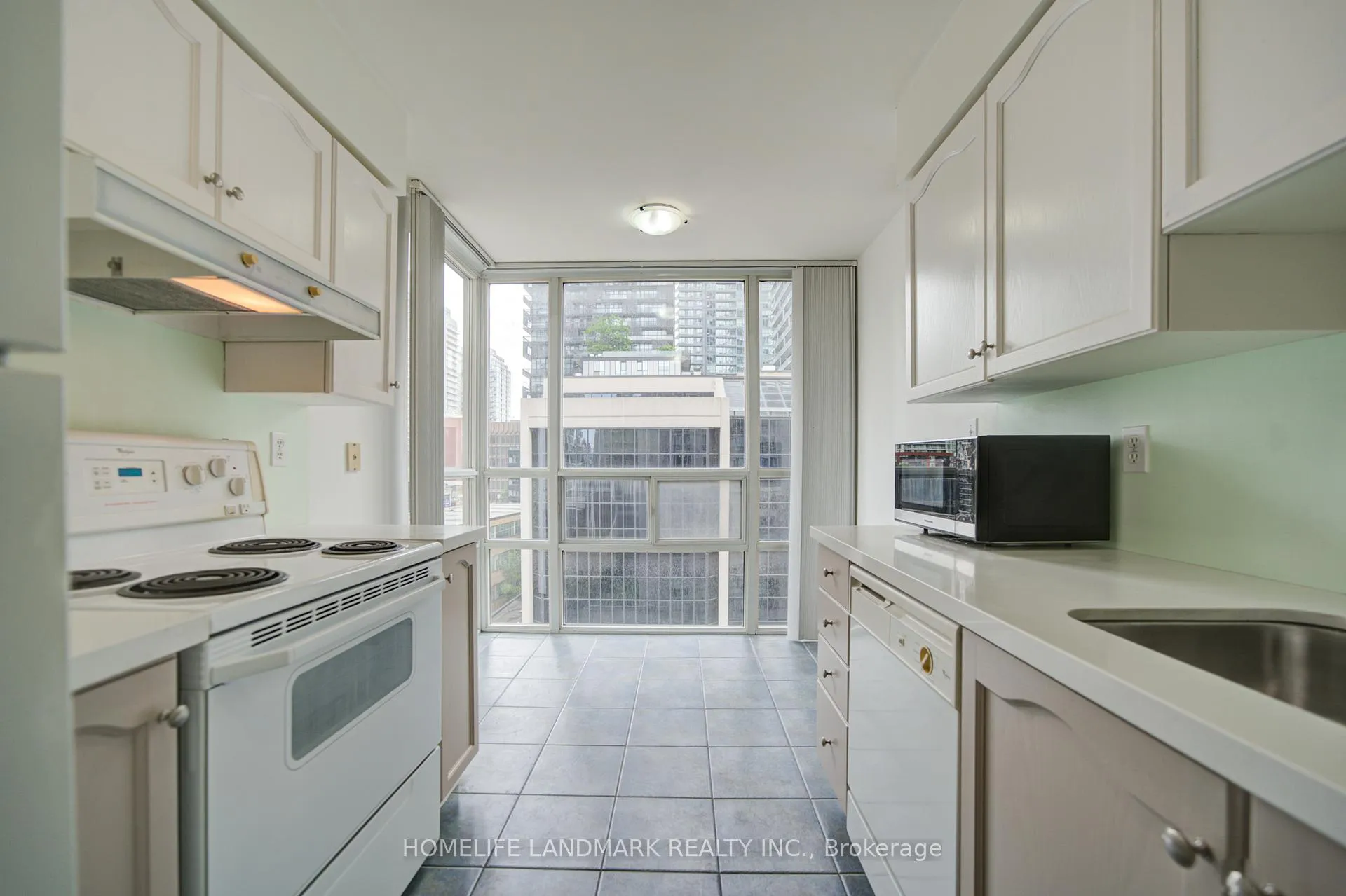 Photo 8 of Unit 1003, 43 Eglinton Avenue E, Toronto, Mount Pleasant East — HOMEH