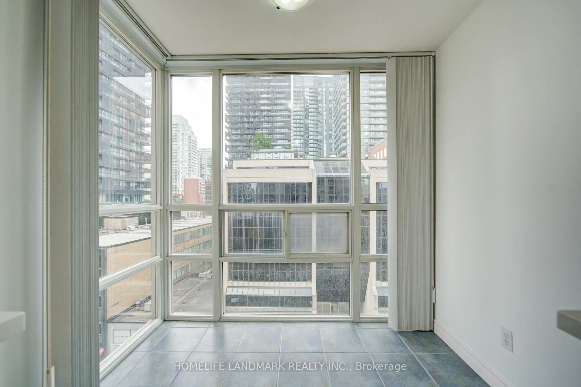 Photo 9 of Unit 1003, 43 Eglinton Avenue E, Toronto, Mount Pleasant East — HOMEH