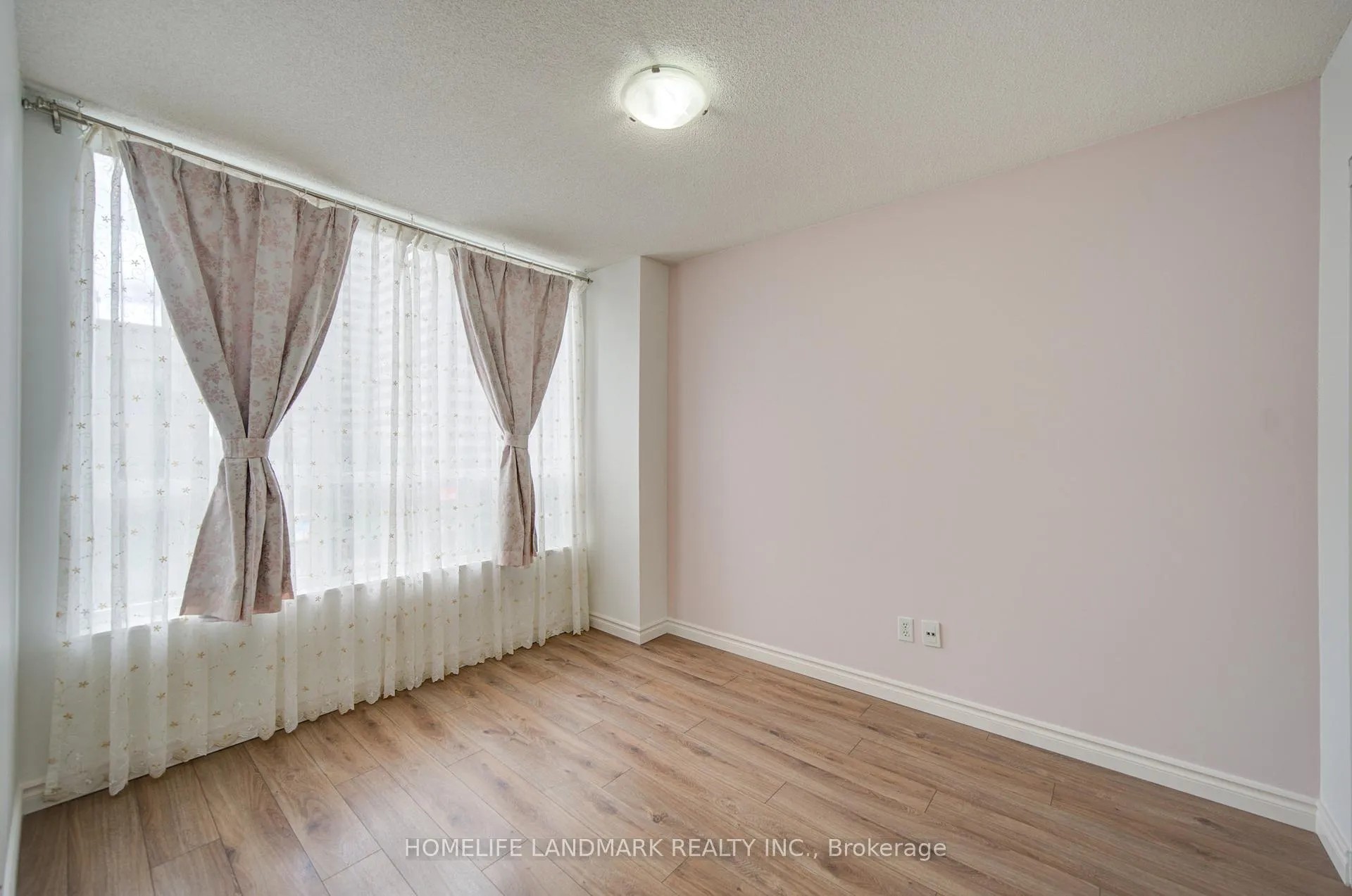 Photo 13 of Unit 1003, 43 Eglinton Avenue E, Toronto, Mount Pleasant East — HOMEH