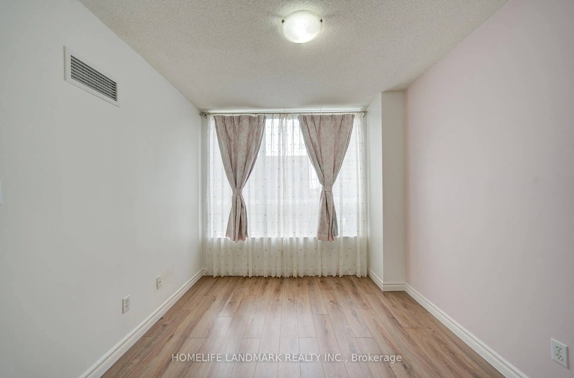 Photo 14 of Unit 1003, 43 Eglinton Avenue E, Toronto, Mount Pleasant East — HOMEH