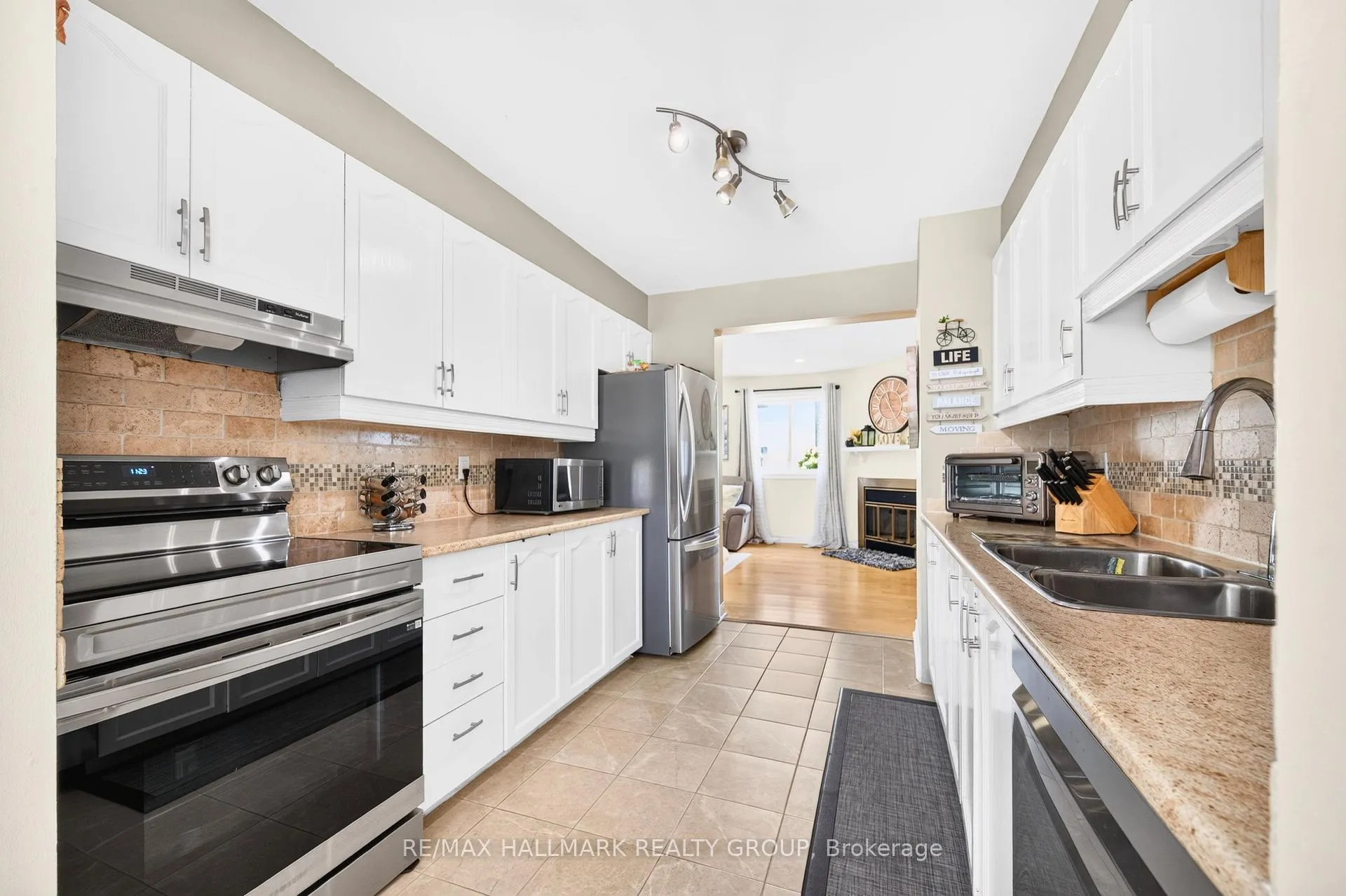 Photo 12 of Unit 36, 25 Castlegreen Private, Ottawa, Hunt Club Park/Greenboro — HOMEH