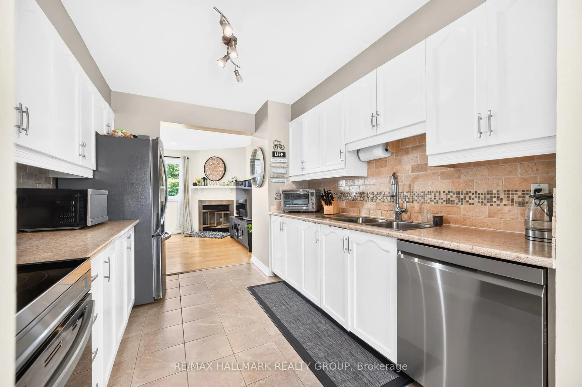 Photo 13 of Unit 36, 25 Castlegreen Private, Ottawa, Hunt Club Park/Greenboro — HOMEH