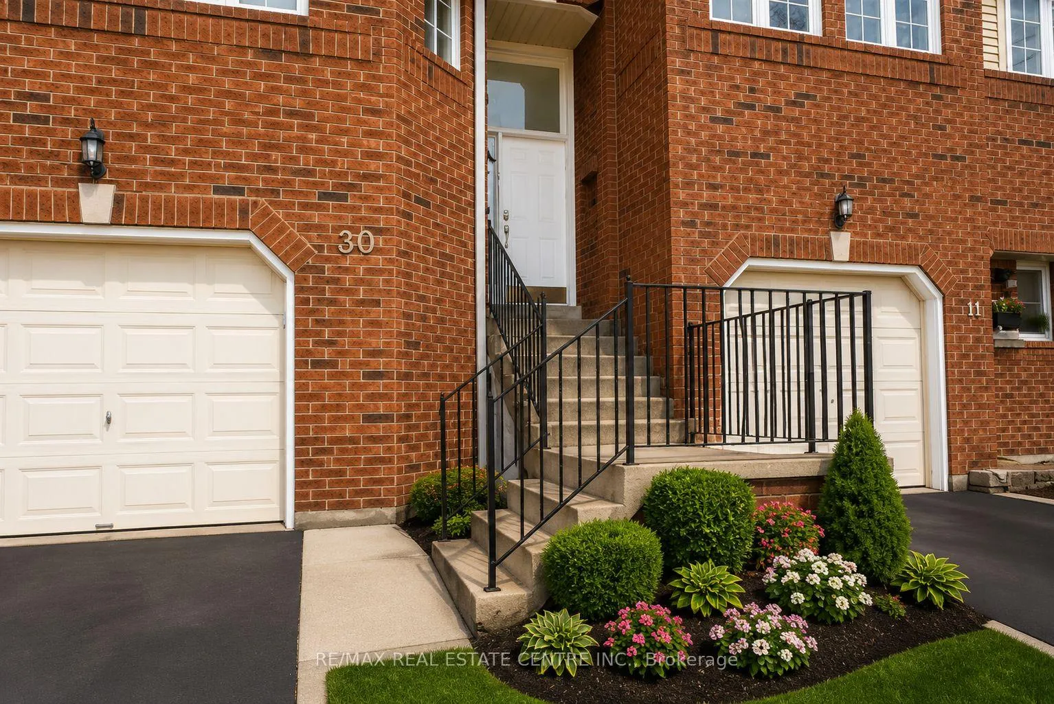 Photo 2 of Unit 10, 4605 Donegal Drive, Mississauga, Central Erin Mills — HOMEH
