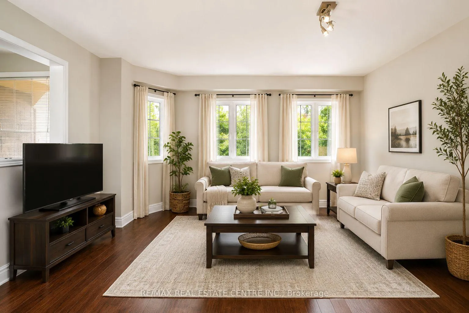 Photo 3 of Unit 10, 4605 Donegal Drive, Mississauga, Central Erin Mills — HOMEH