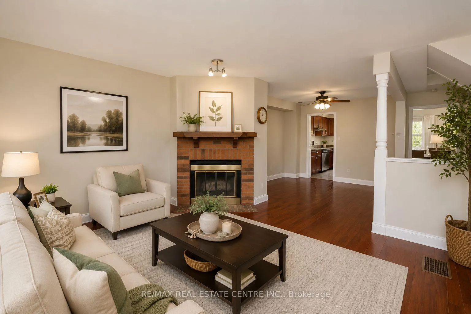 Photo 4 of Unit 10, 4605 Donegal Drive, Mississauga, Central Erin Mills — HOMEH