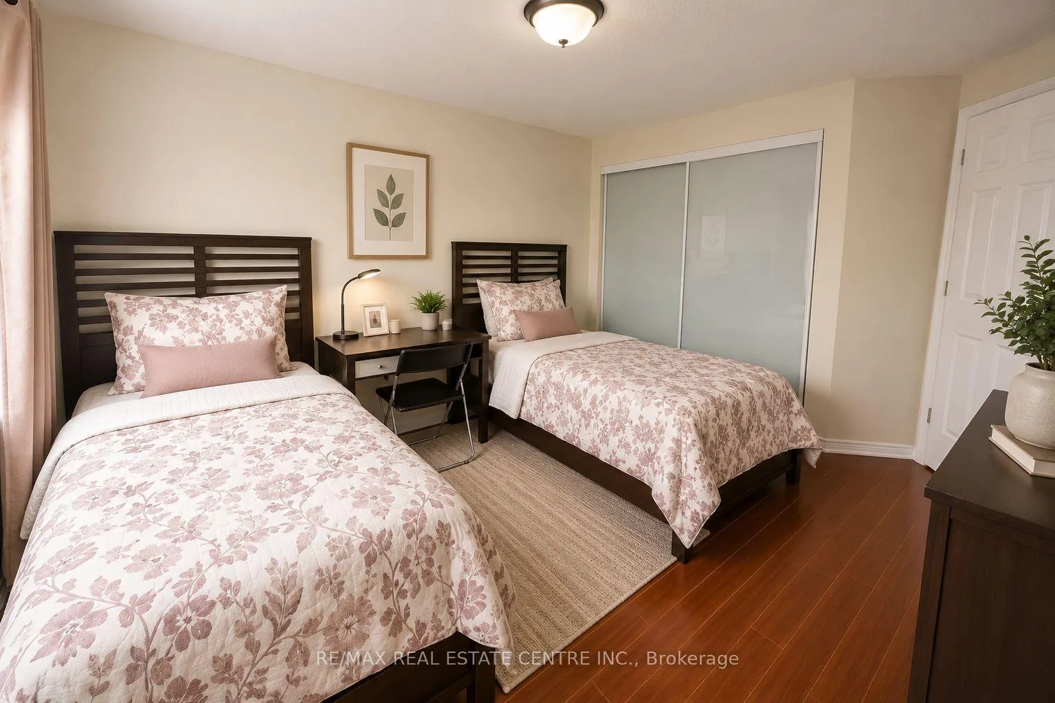Photo 14 of Unit 10, 4605 Donegal Drive, Mississauga, Central Erin Mills — HOMEH