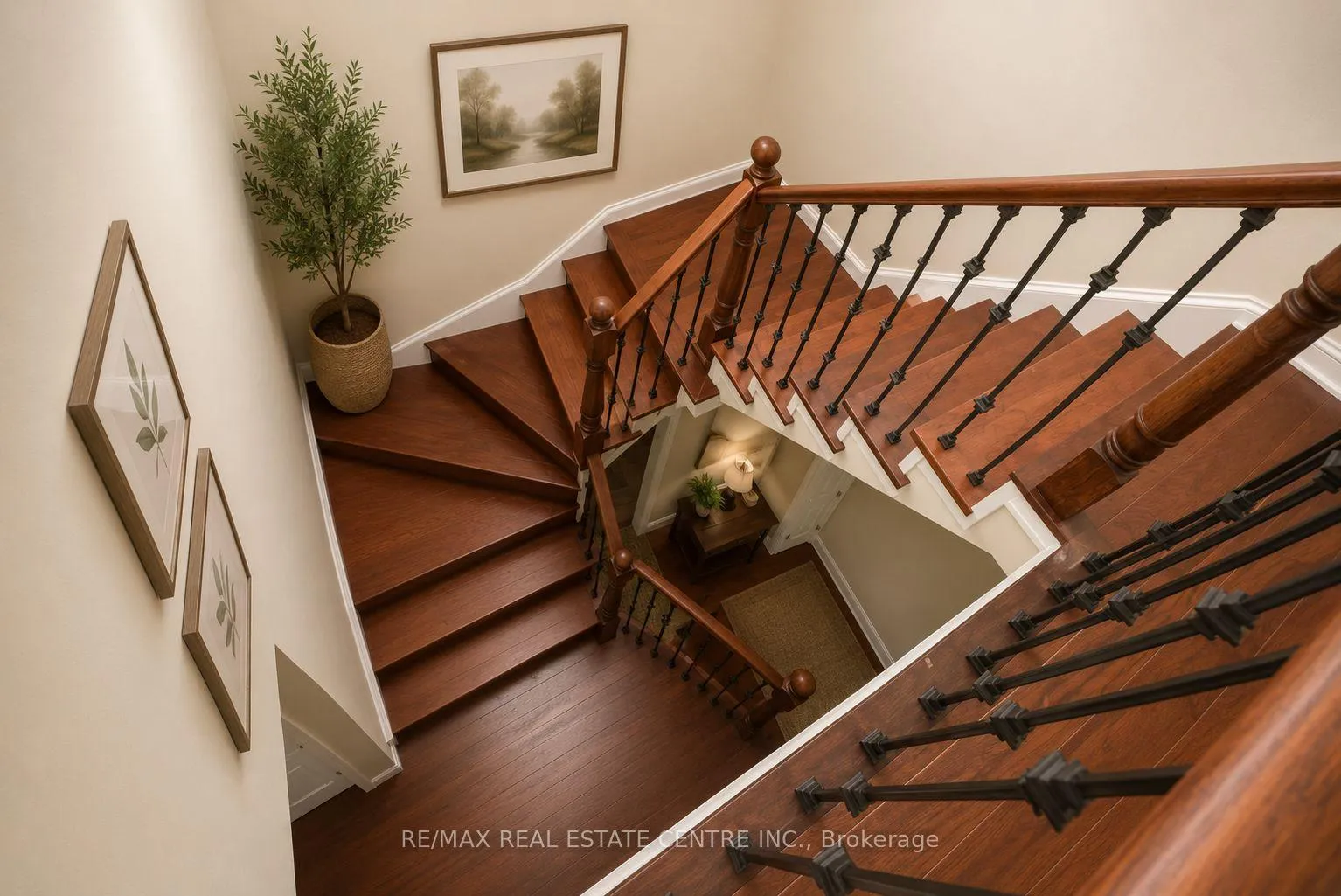 Photo 17 of Unit 10, 4605 Donegal Drive, Mississauga, Central Erin Mills — HOMEH