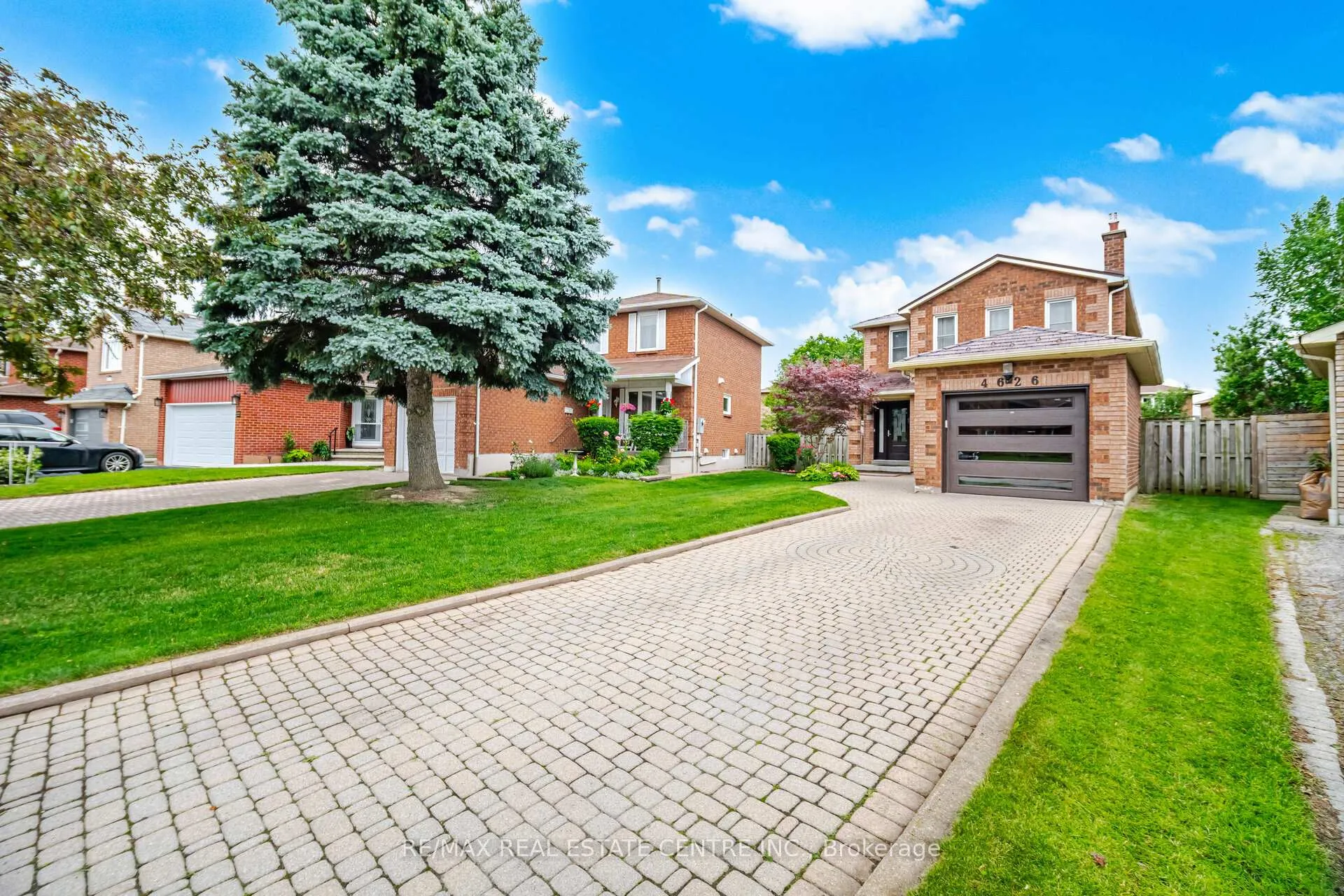 Photo 2 of 4626 Pemmican Trail, Mississauga, Hurontario — HOMEH