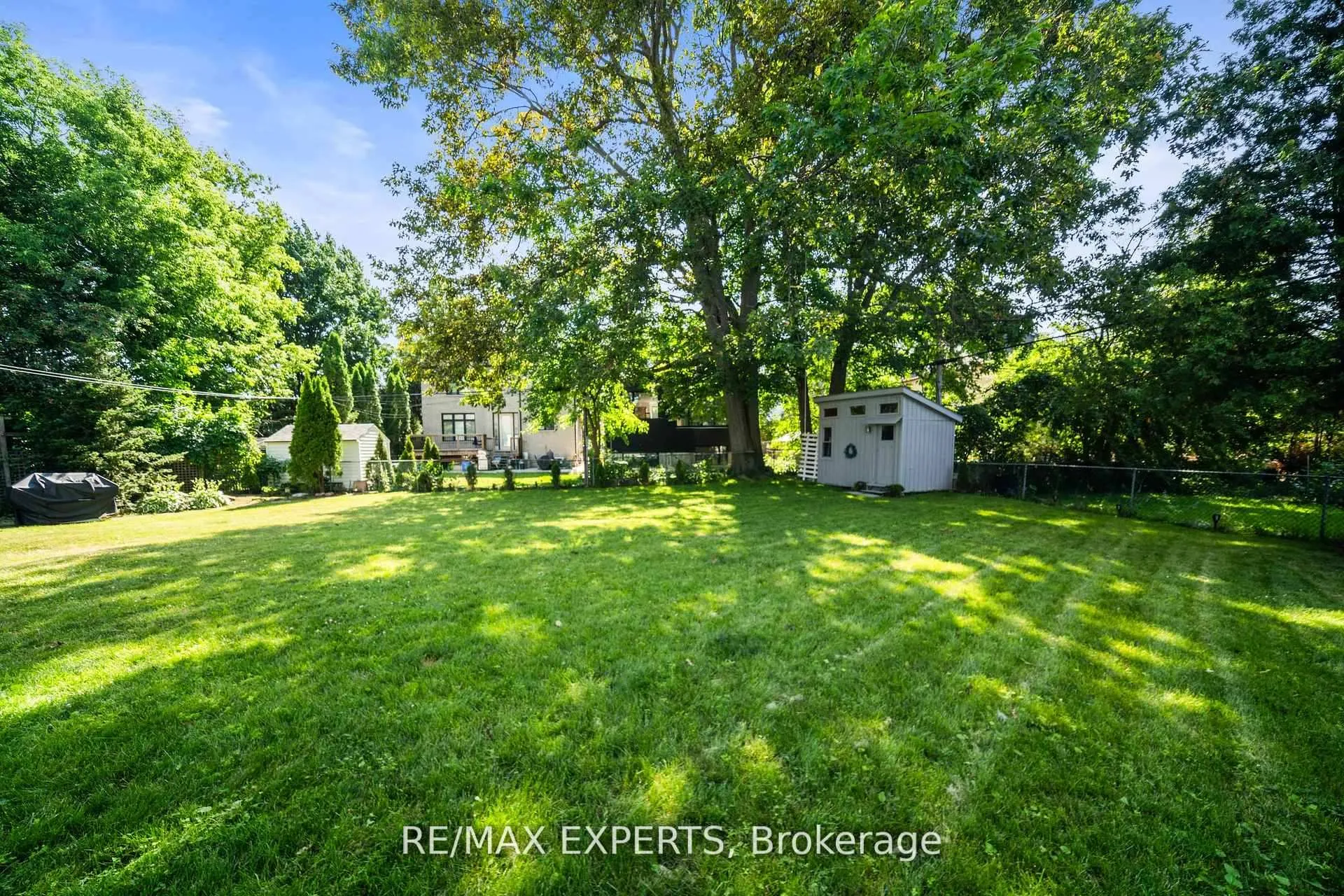 Photo 3 of 6 Mccallum Court, Etobicoke, Stonegate-Queensway — HOMEH
