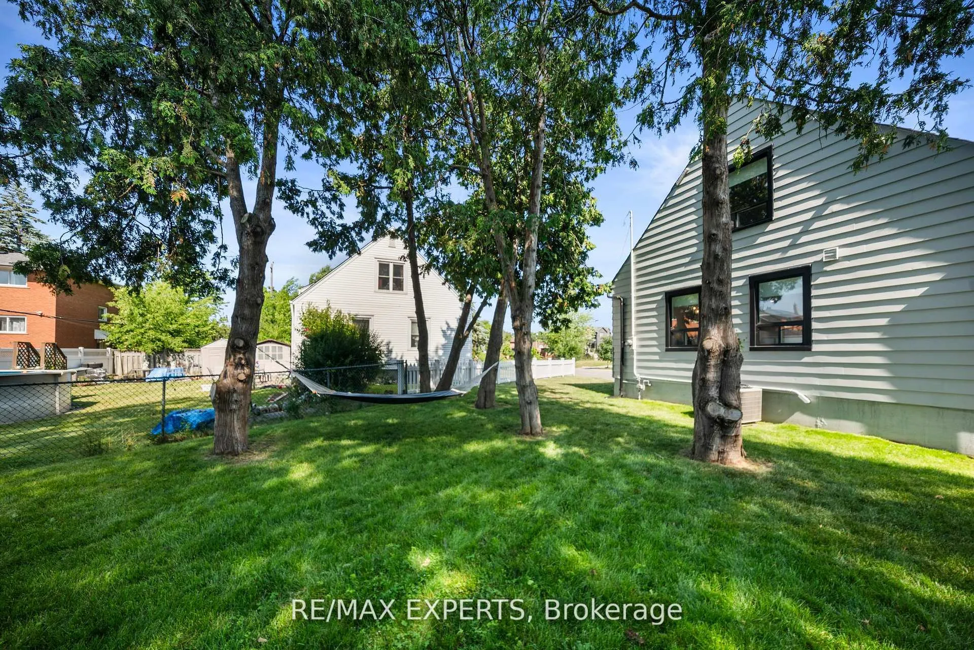 Photo 5 of 6 Mccallum Court, Etobicoke, Stonegate-Queensway — HOMEH