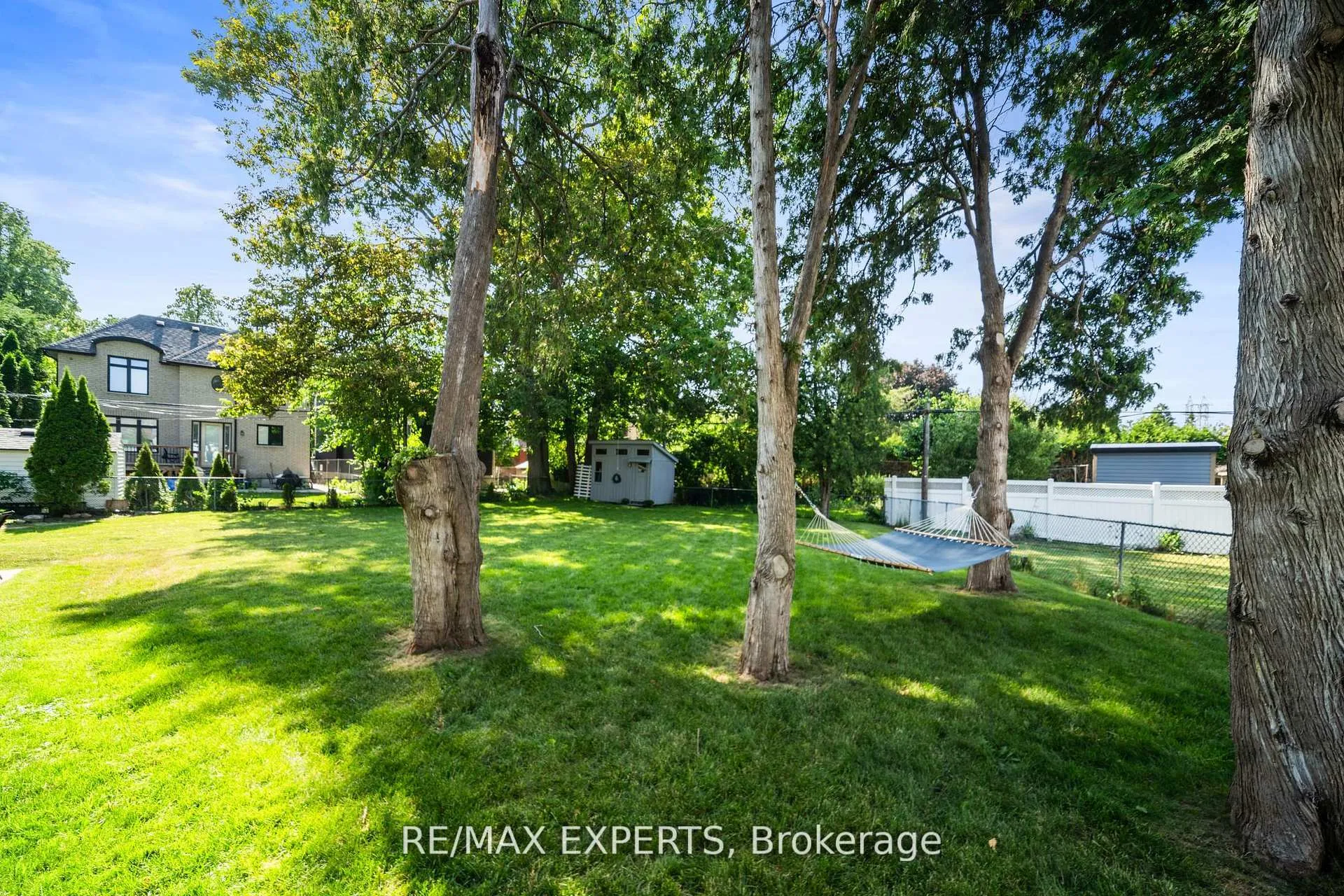 Photo 6 of 6 Mccallum Court, Etobicoke, Stonegate-Queensway — HOMEH