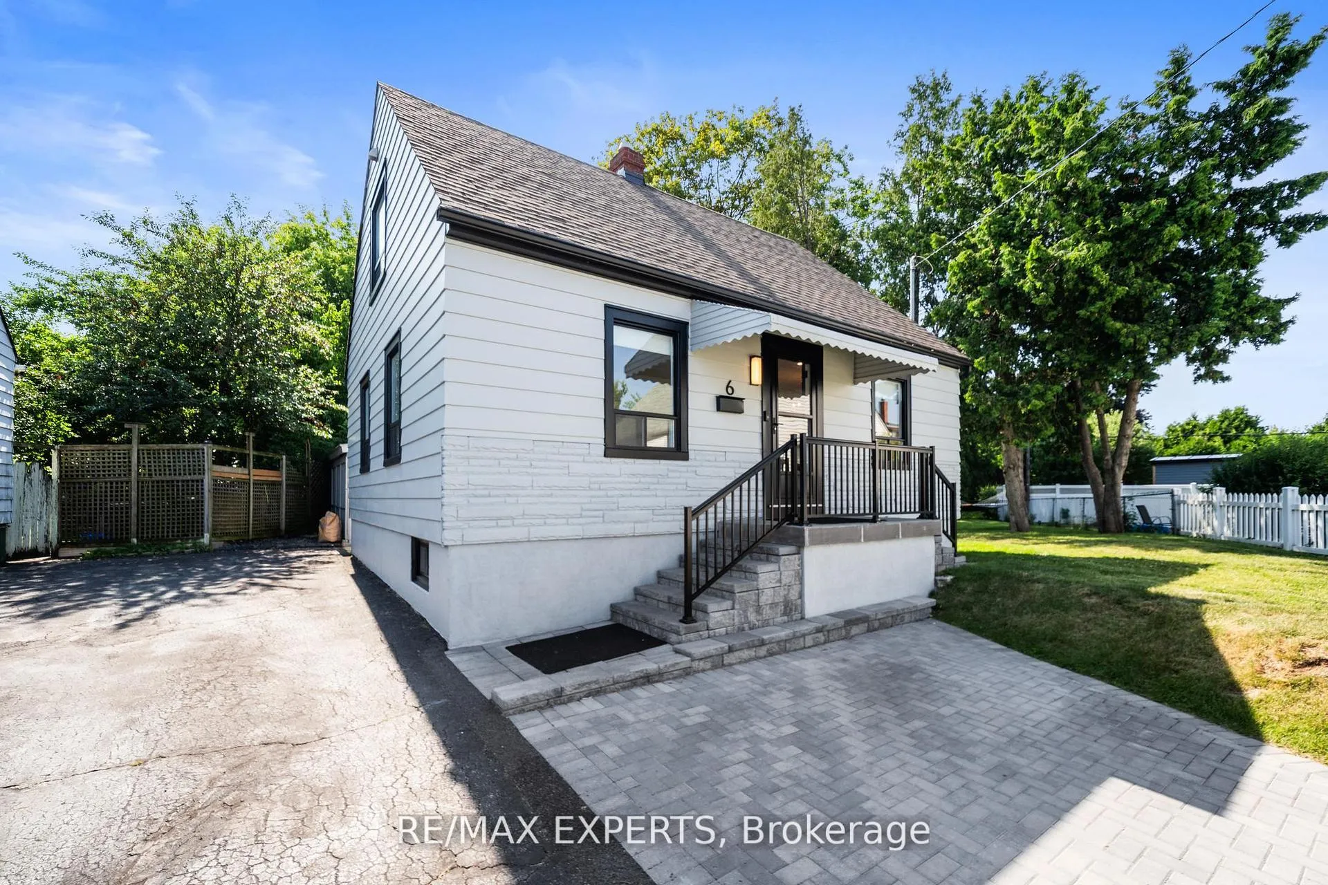 Photo 11 of 6 Mccallum Court, Etobicoke, Stonegate-Queensway — HOMEH