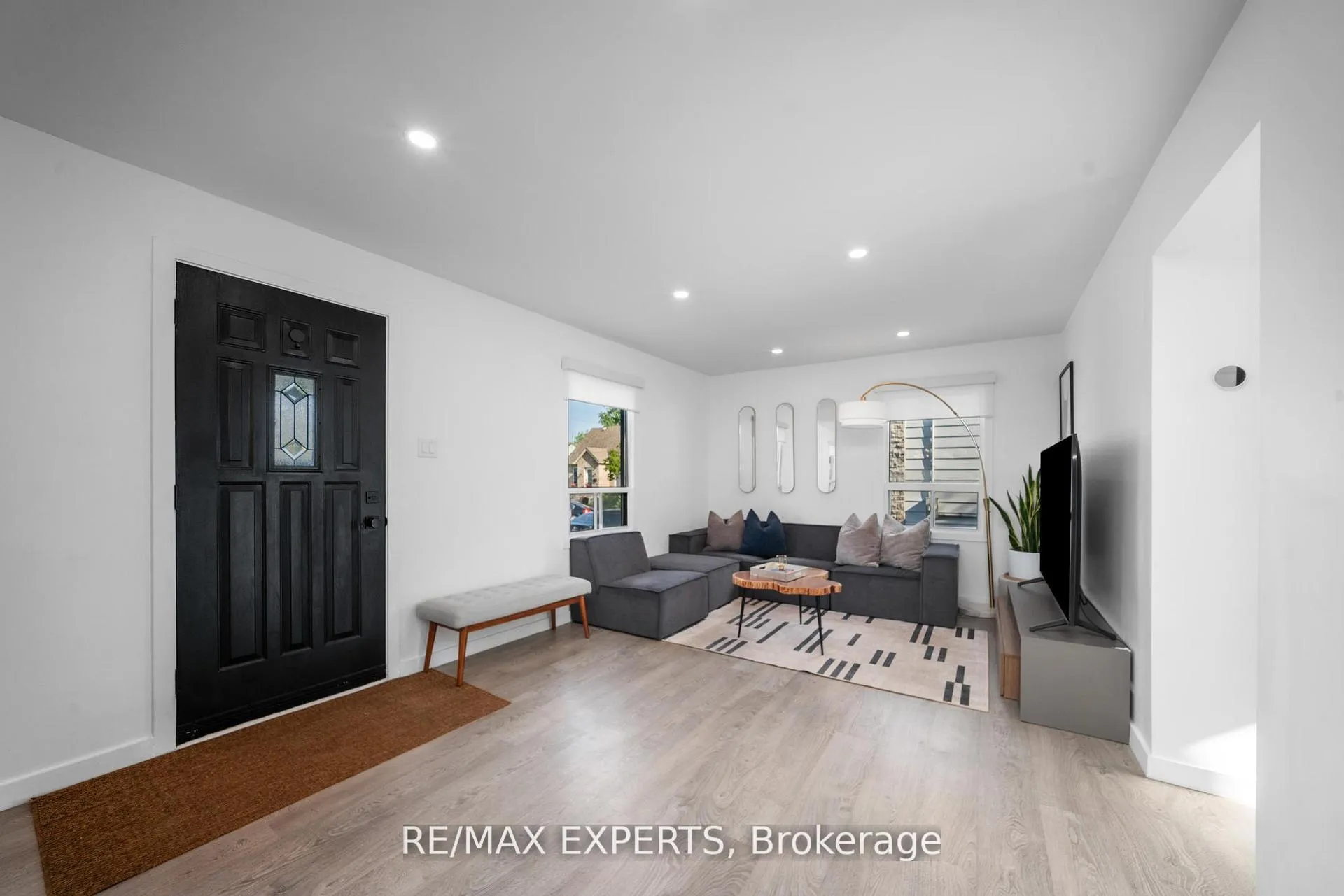 Photo 14 of 6 Mccallum Court, Etobicoke, Stonegate-Queensway — HOMEH