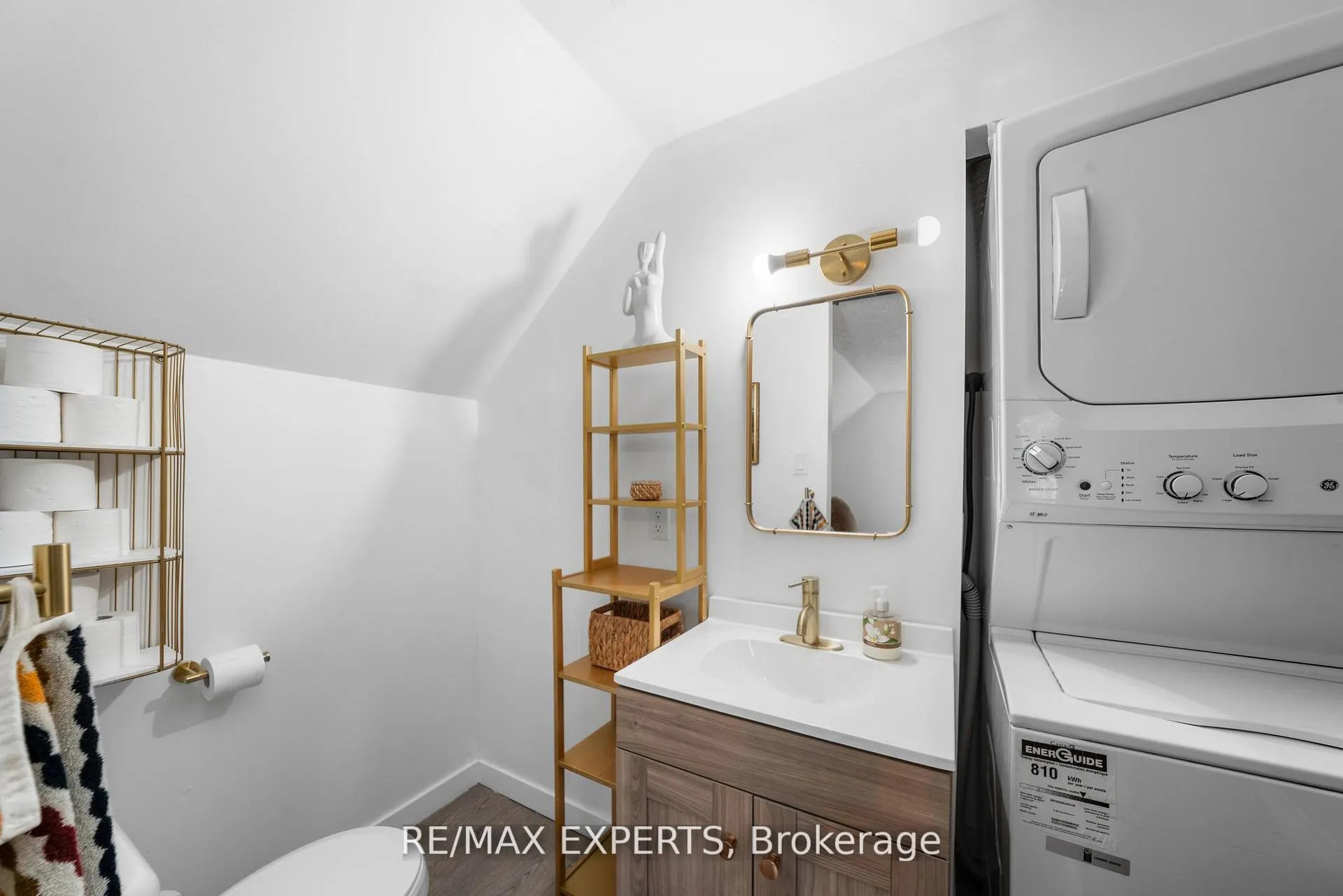 Photo 37 of 6 Mccallum Court, Etobicoke, Stonegate-Queensway — HOMEH