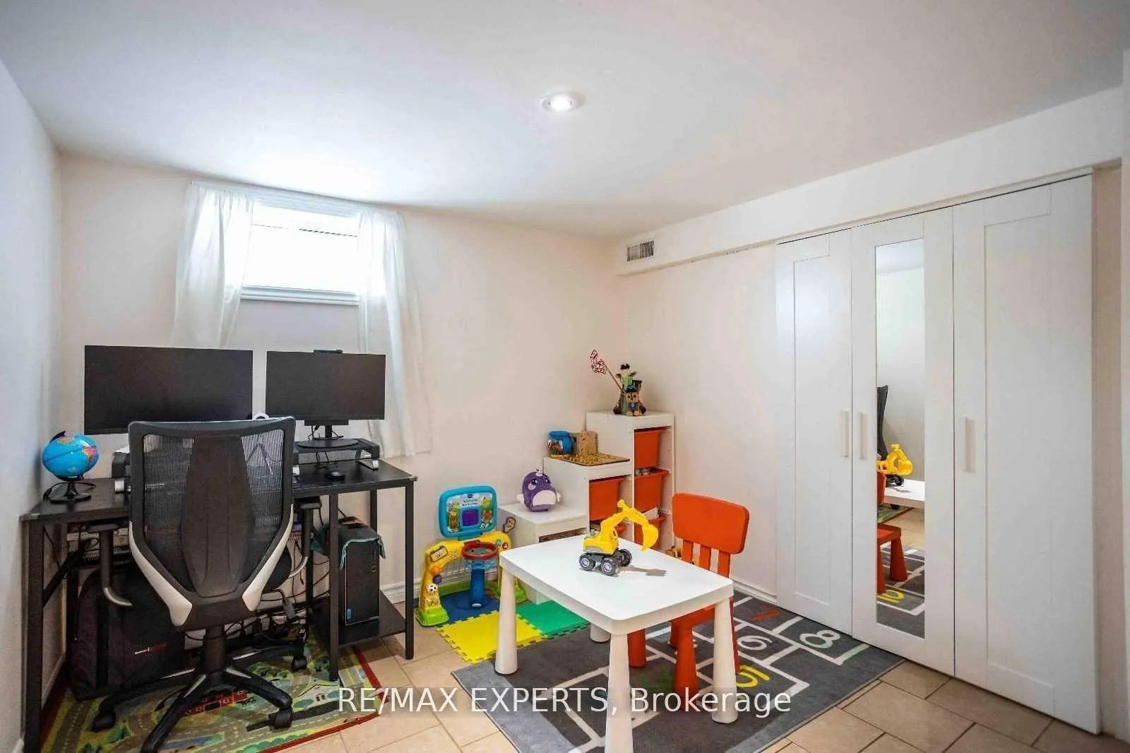 Photo 41 of 6 Mccallum Court, Etobicoke, Stonegate-Queensway — HOMEH
