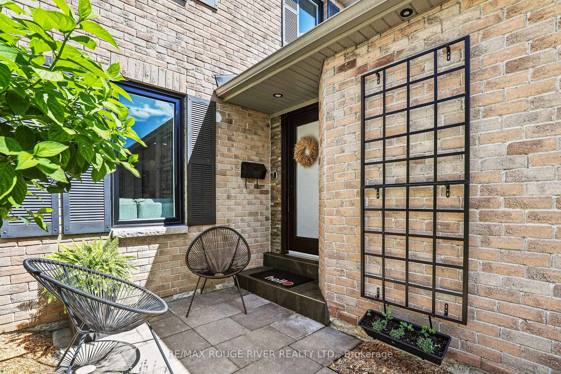 Photo 3 of 688 Beckworth Square, Pickering, Amberlea — HOMEH