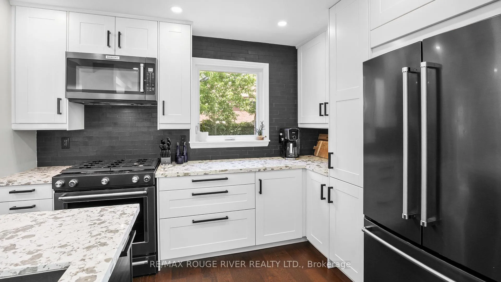 Photo 5 of 688 Beckworth Square, Pickering, Amberlea — HOMEH