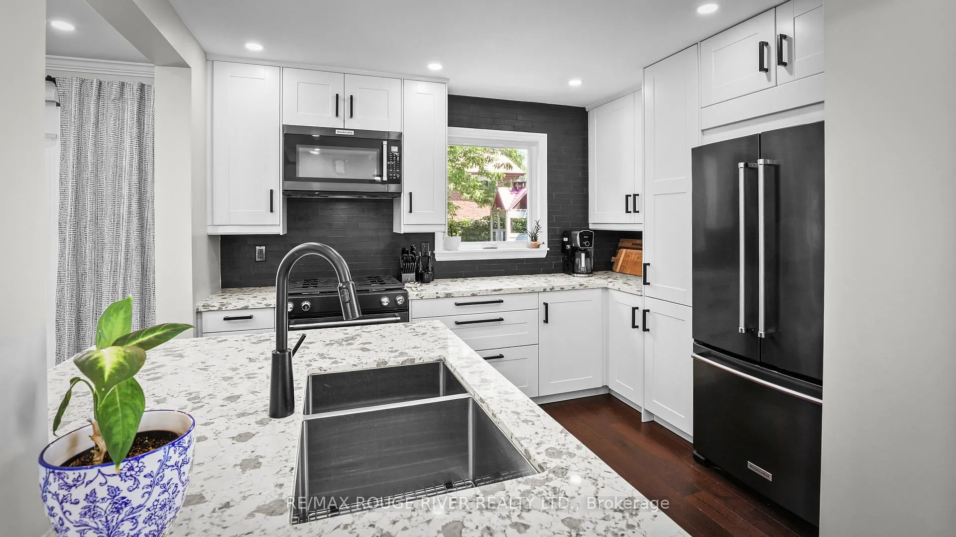Photo 8 of 688 Beckworth Square, Pickering, Amberlea — HOMEH