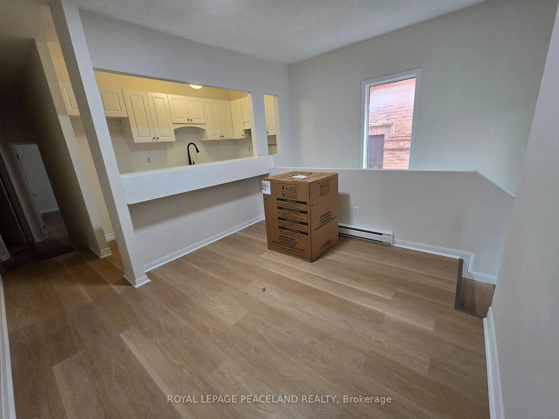 Photo 1 of Unit 2, 558 Spadina Crescent, Toronto, University — HOMEH