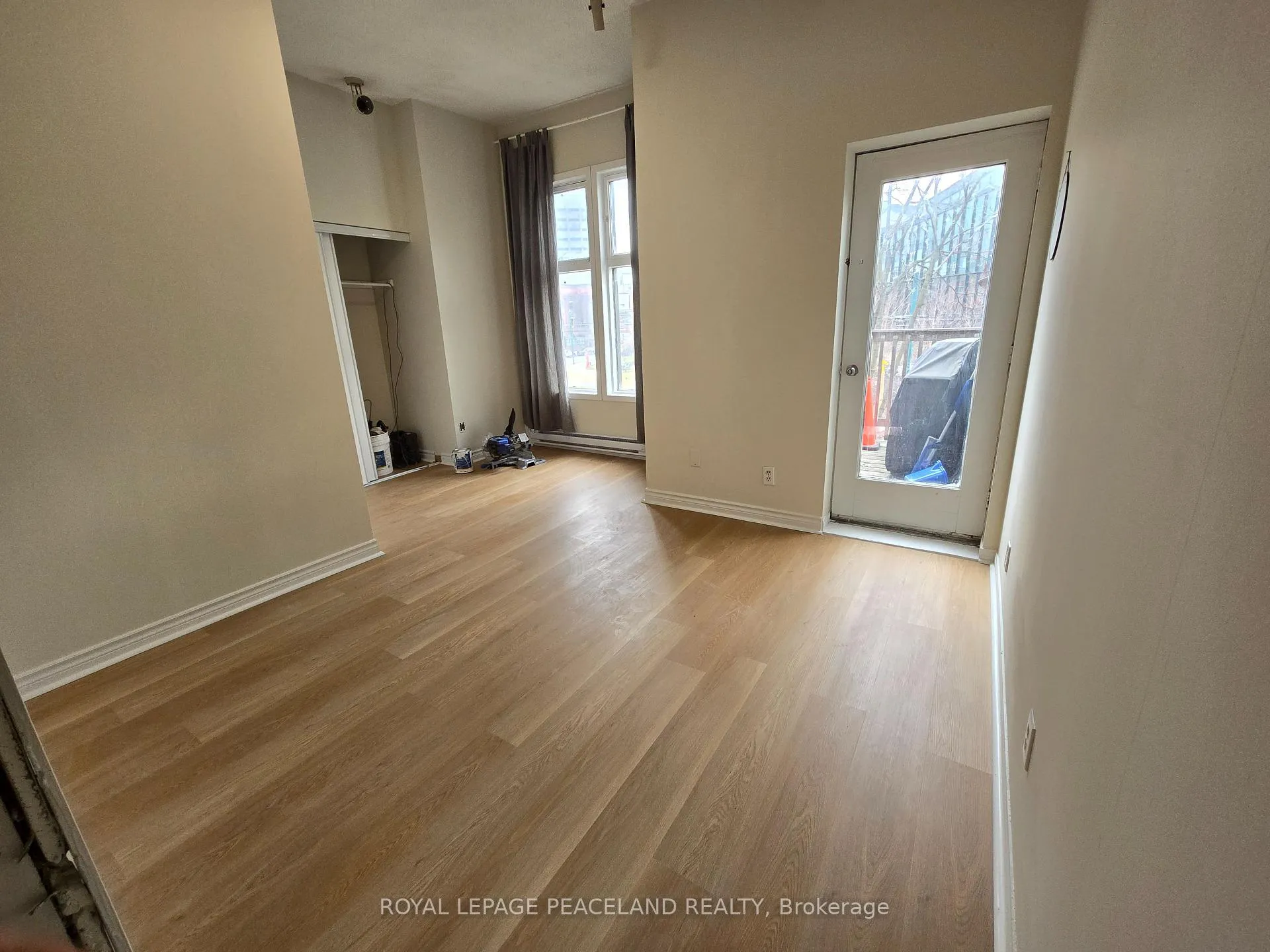 Photo 3 of Unit 2, 558 Spadina Crescent, Toronto, University — HOMEH
