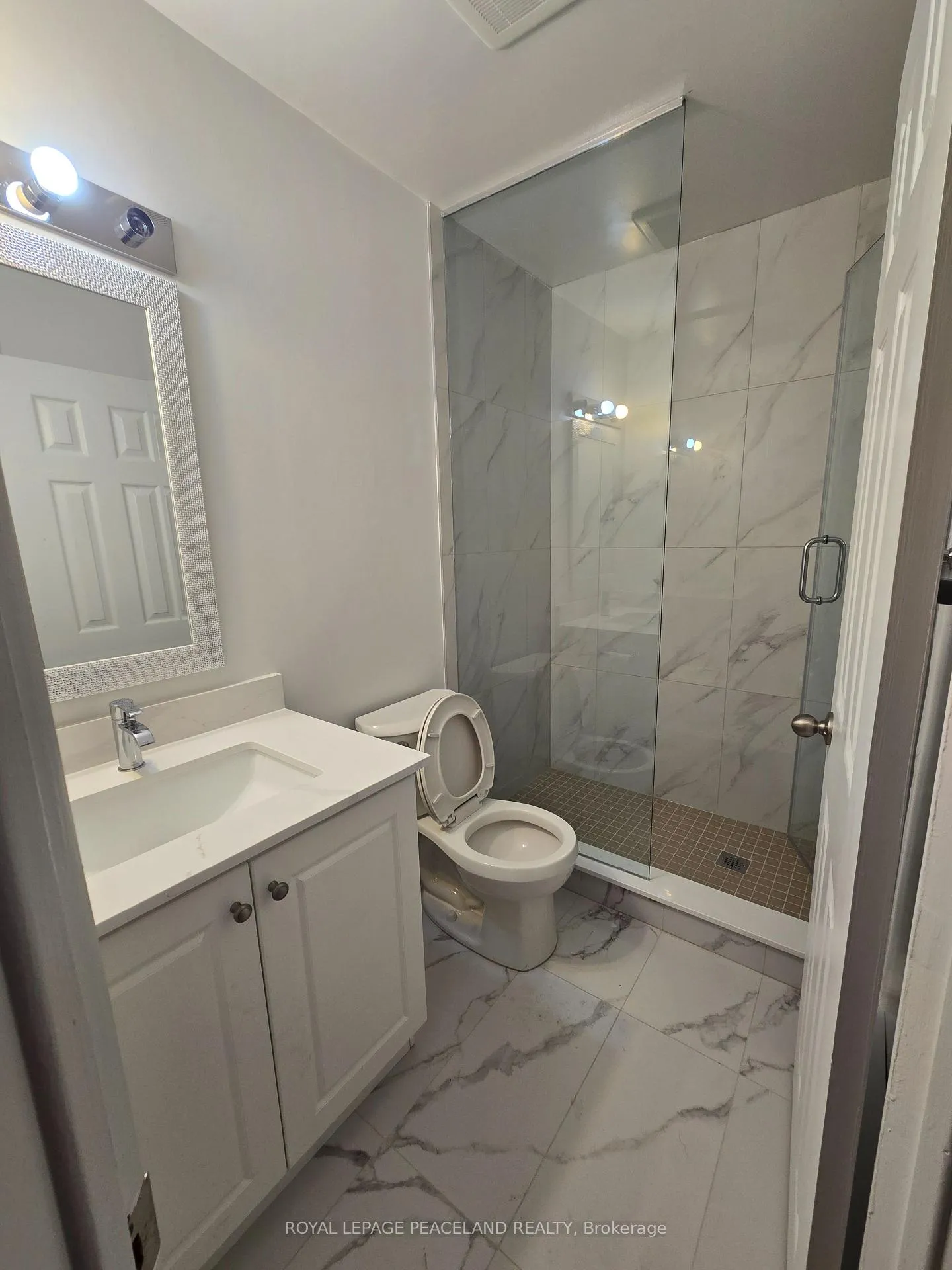 Photo 11 of Unit 2, 558 Spadina Crescent, Toronto, University — HOMEH