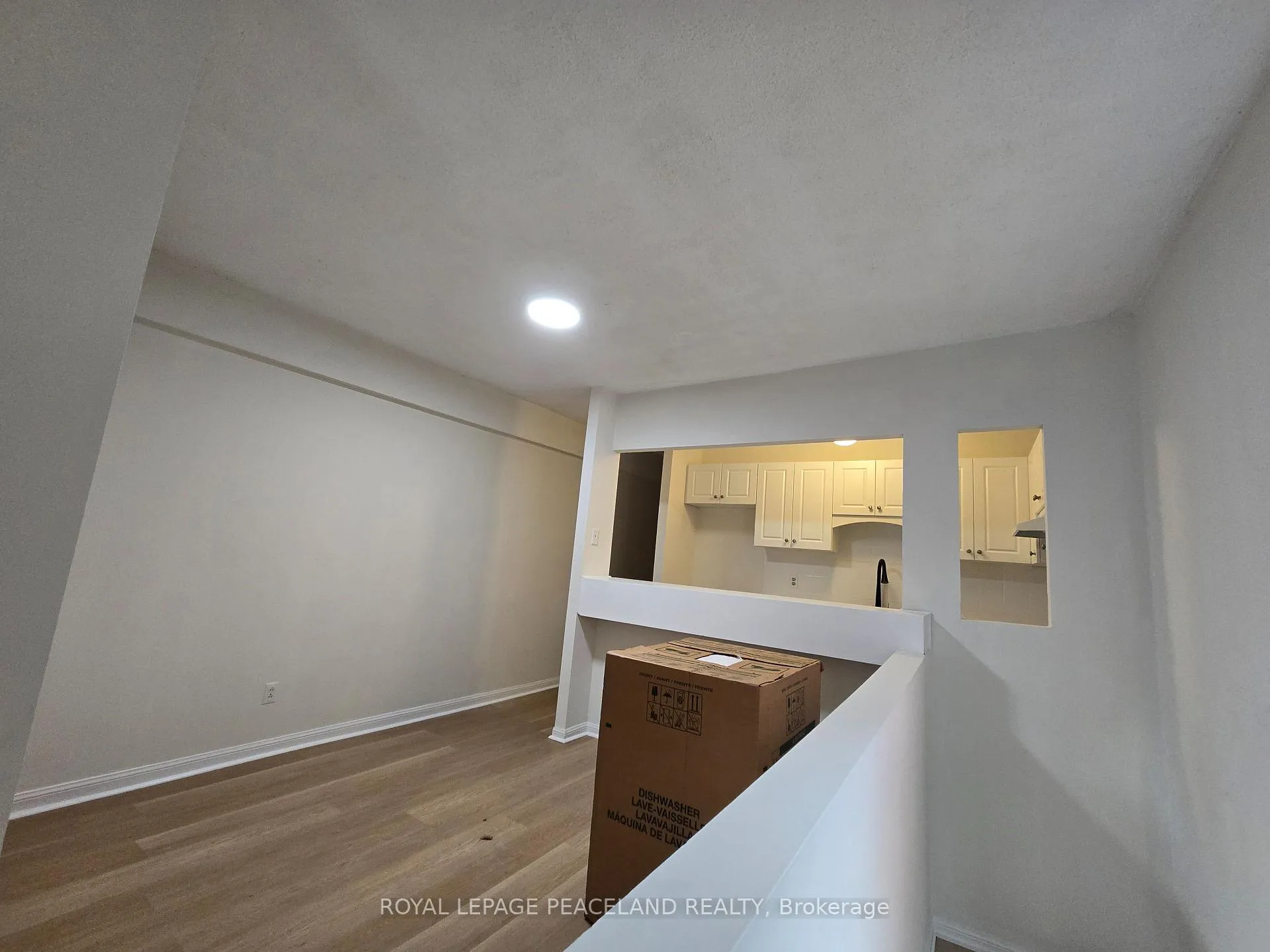 Photo 12 of Unit 2, 558 Spadina Crescent, Toronto, University — HOMEH