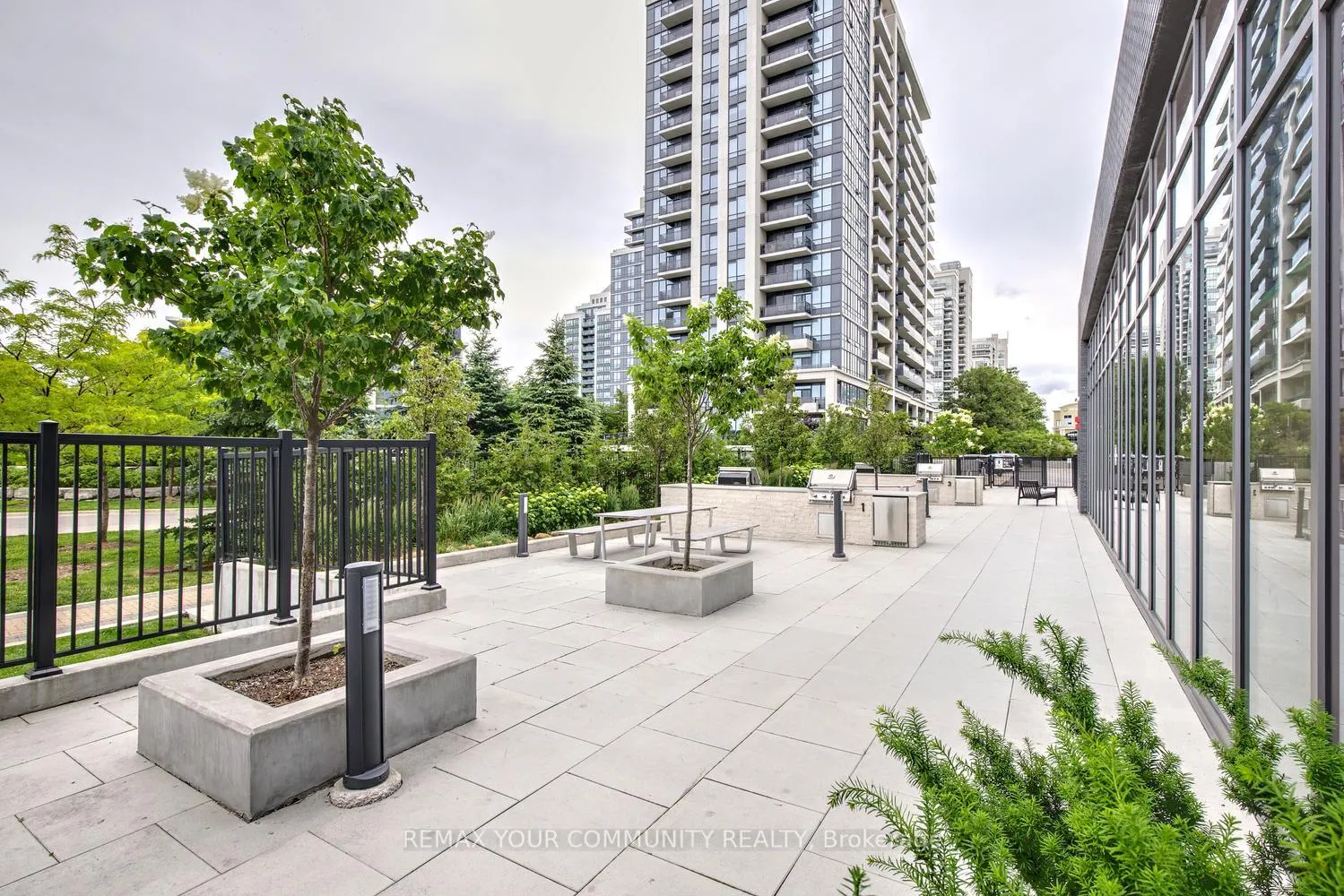 Photo 4 of Unit 22, 20 Gatineau Drive, Vaughan, Beverley Glen — HOMEH