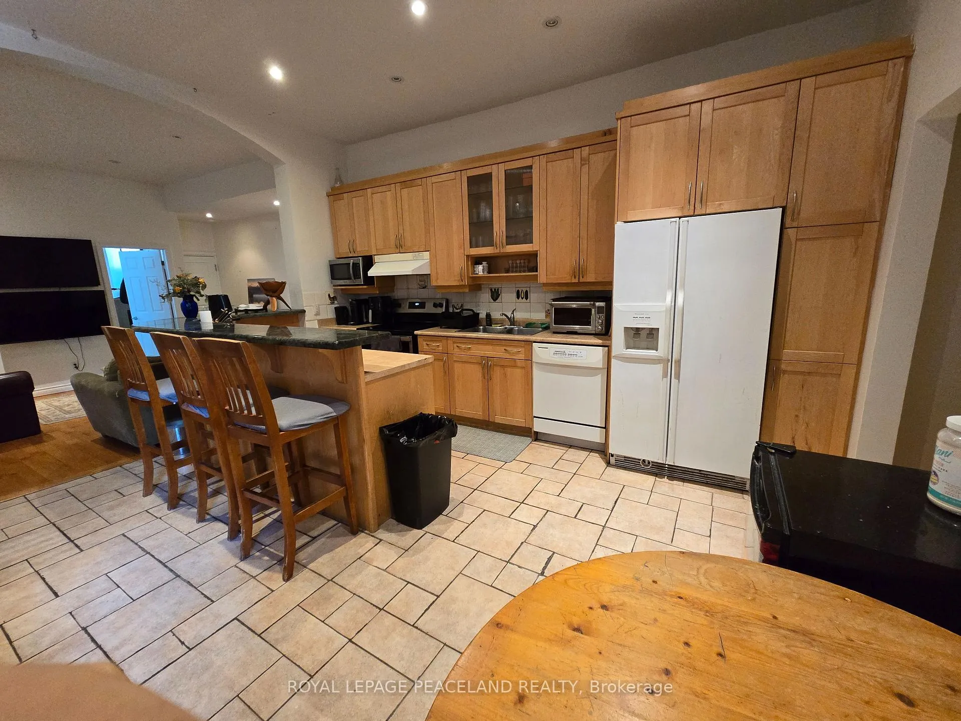 Photo 4 of Unit Main, 61 Madison Avenue, Toronto, The Annex — HOMEH
