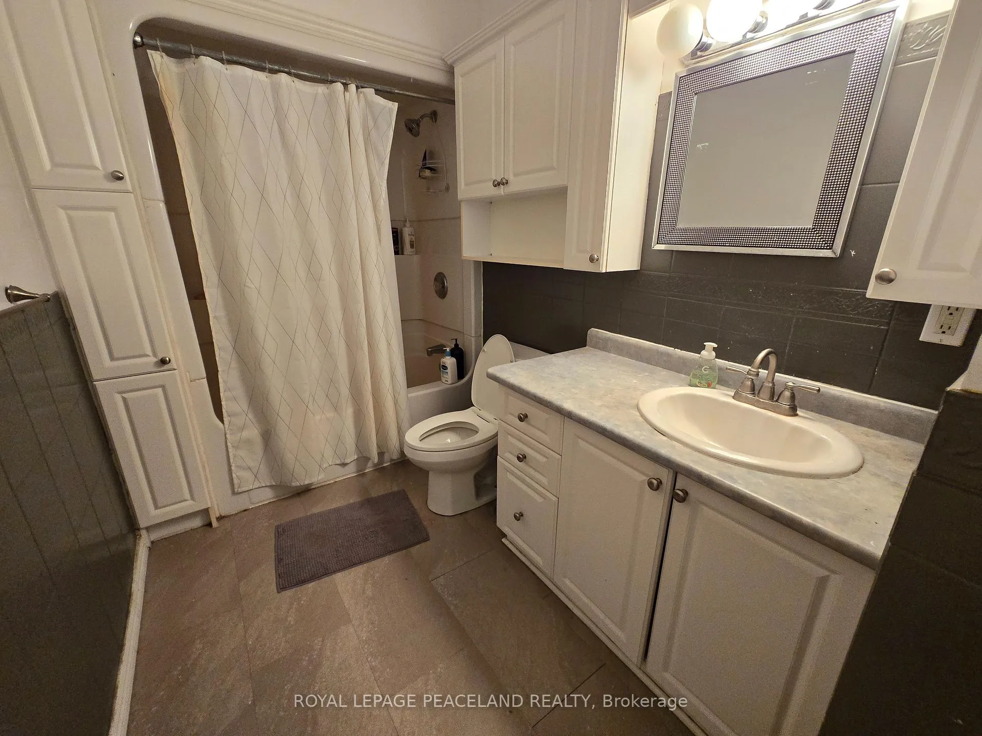 Photo 12 of Unit Main, 61 Madison Avenue, Toronto, The Annex — HOMEH