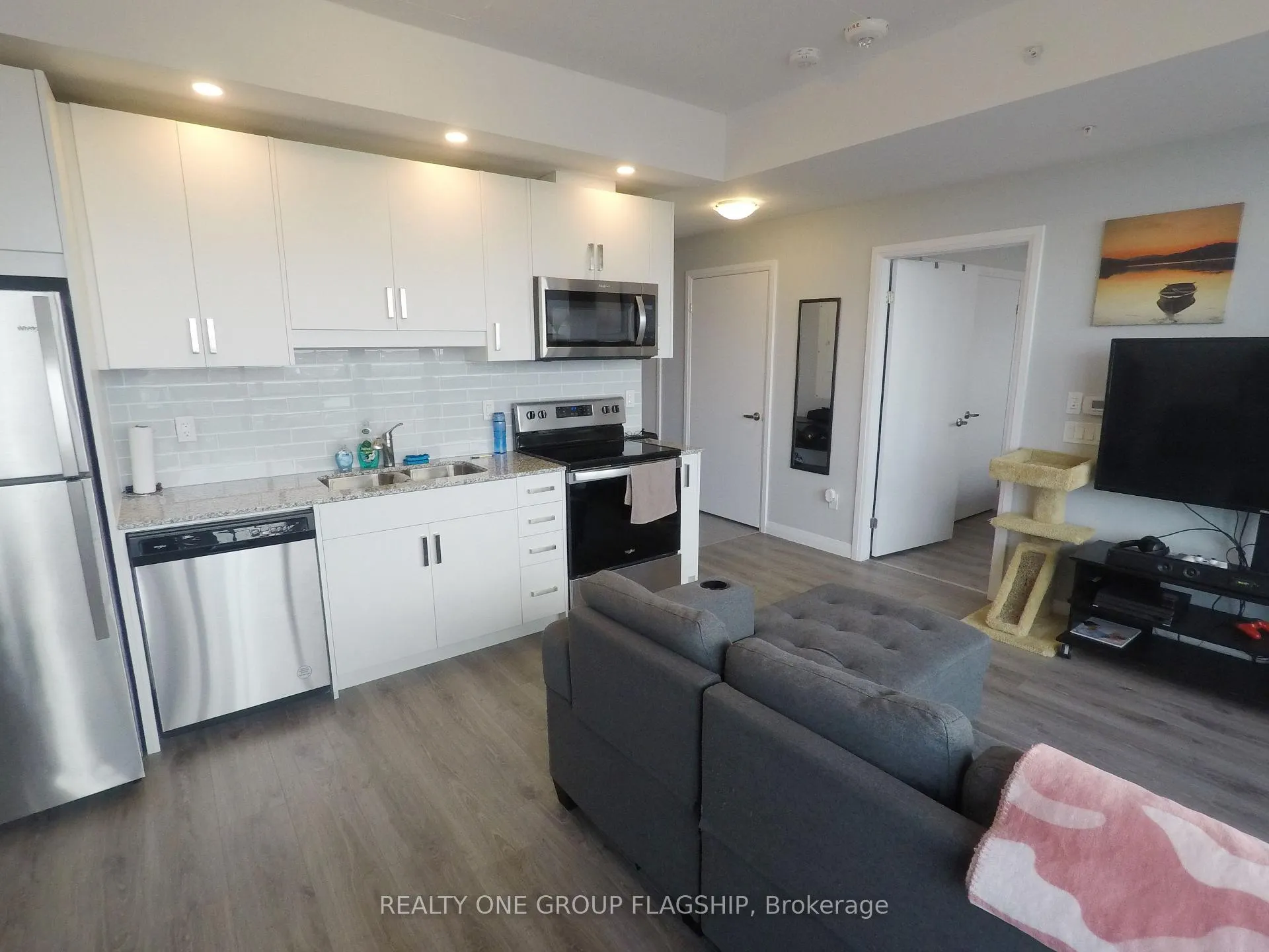 Photo 6 of 60 Charles Street, Kitchener, City Commercial Core — HOMEH