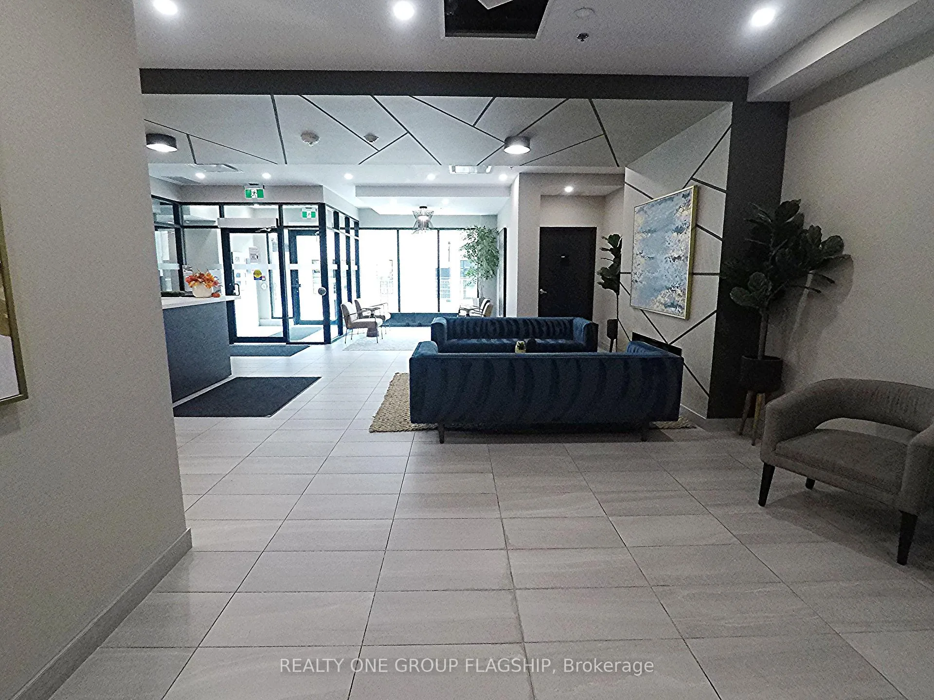 Photo 26 of 60 Charles Street, Kitchener, City Commercial Core — HOMEH