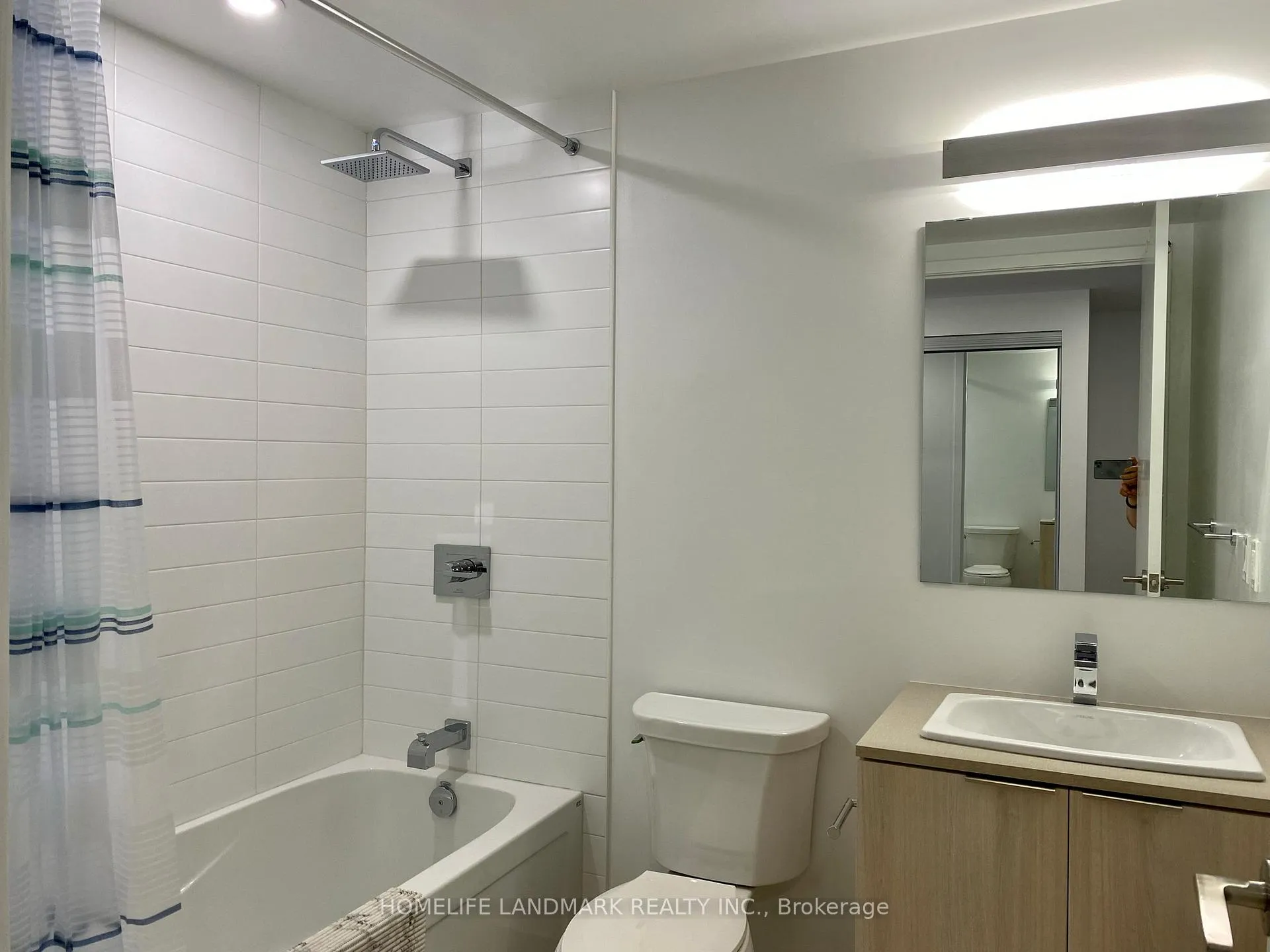 Photo 6 of Unit 1006, 18 Maitland Terrace, Toronto, Church-Yonge Corridor — HOMEH