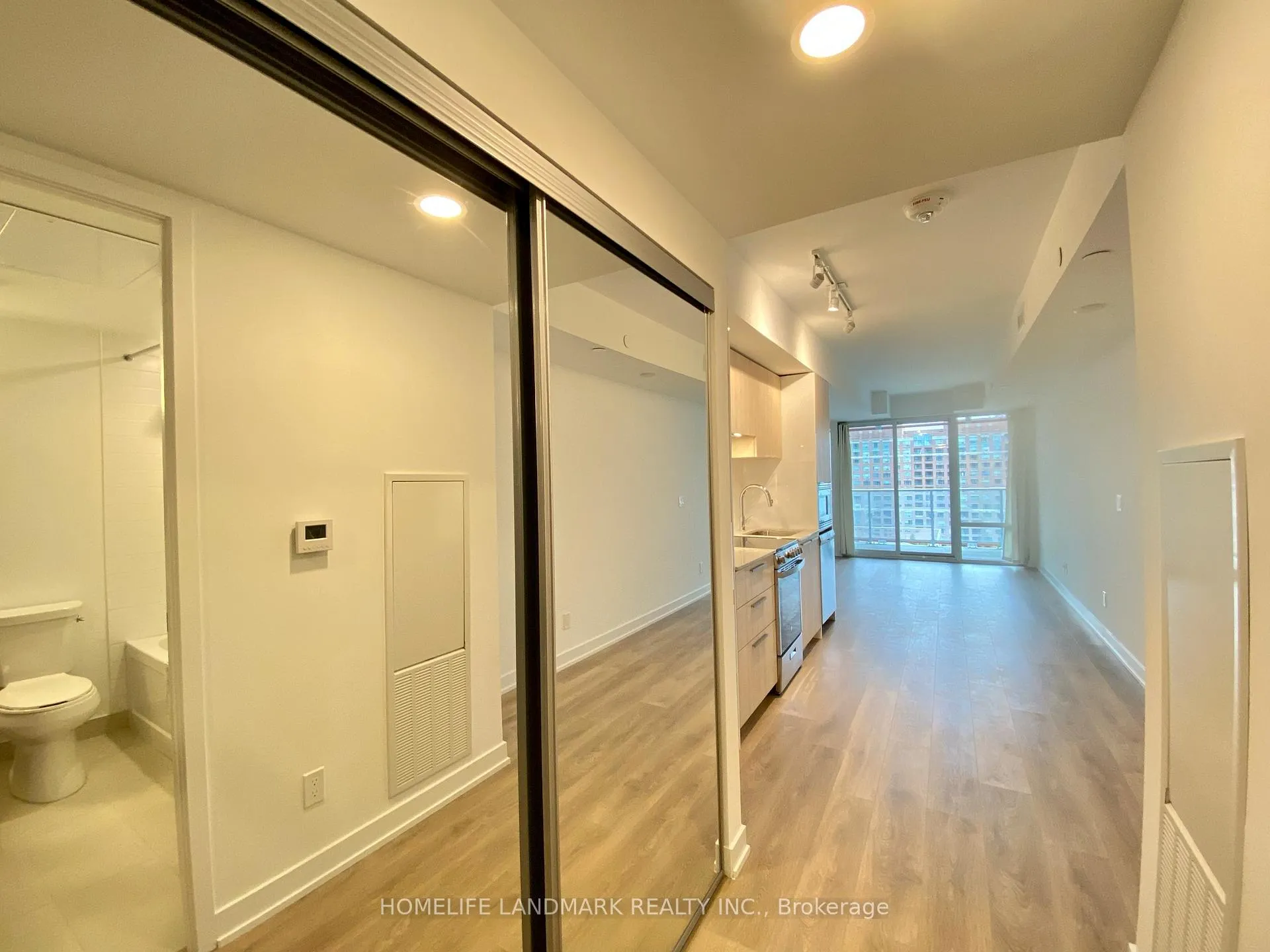 Photo 15 of Unit 1006, 18 Maitland Terrace, Toronto, Church-Yonge Corridor — HOMEH